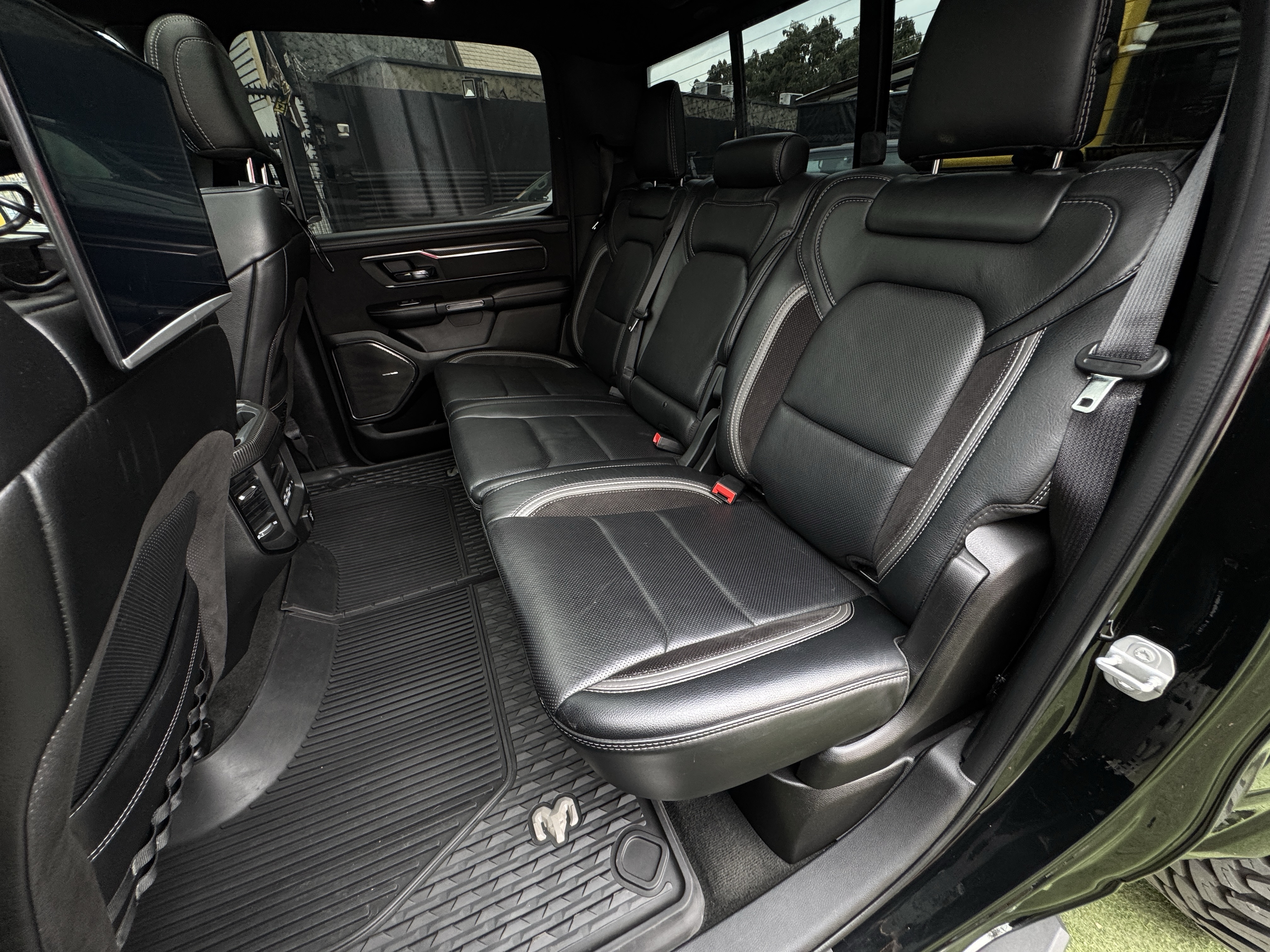 RAM 1500 Trx — foto 21 de 24