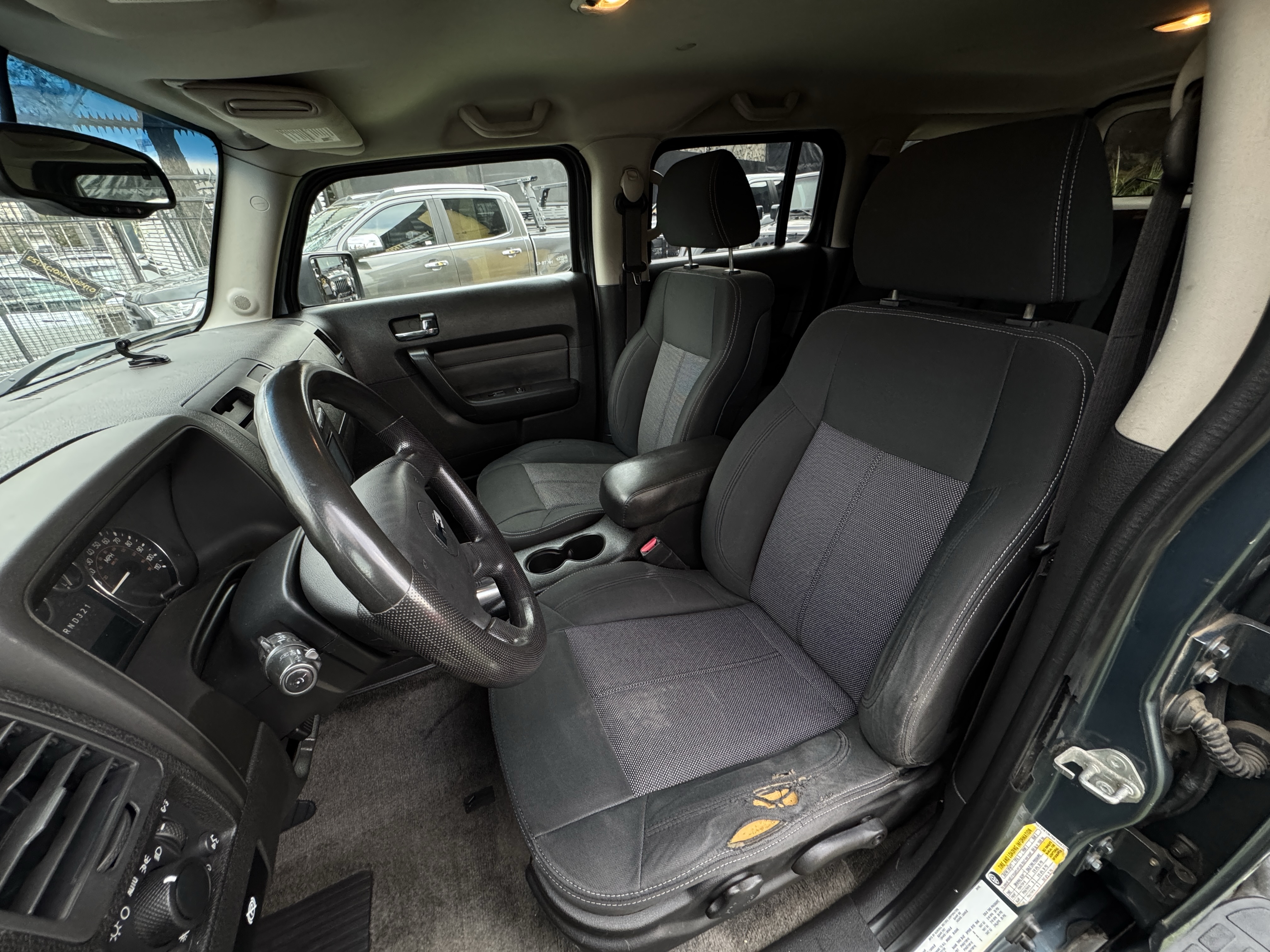 Hummer H3 — foto 16 de 21