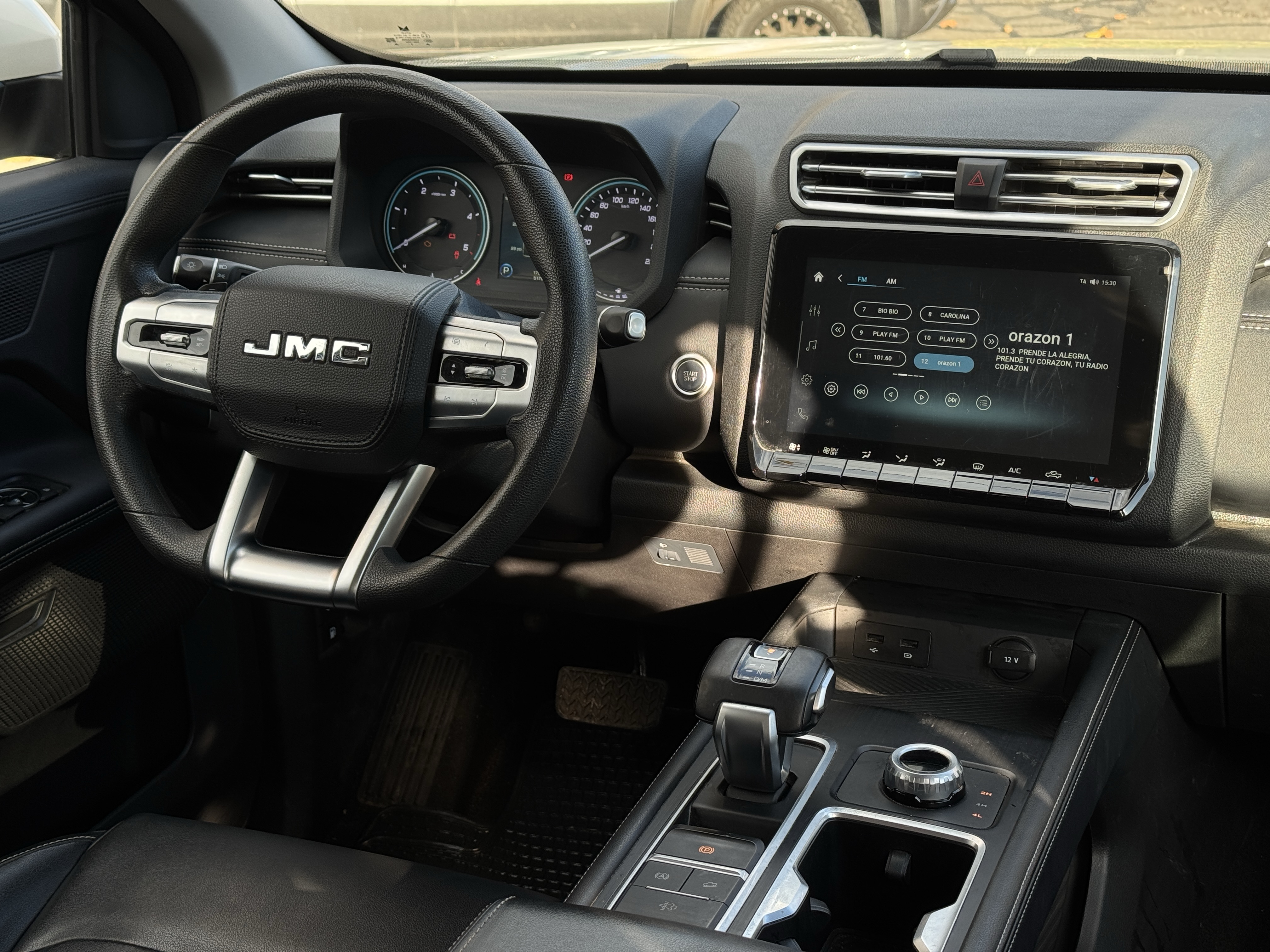 JMC Grand Avenue — foto 17 de 19