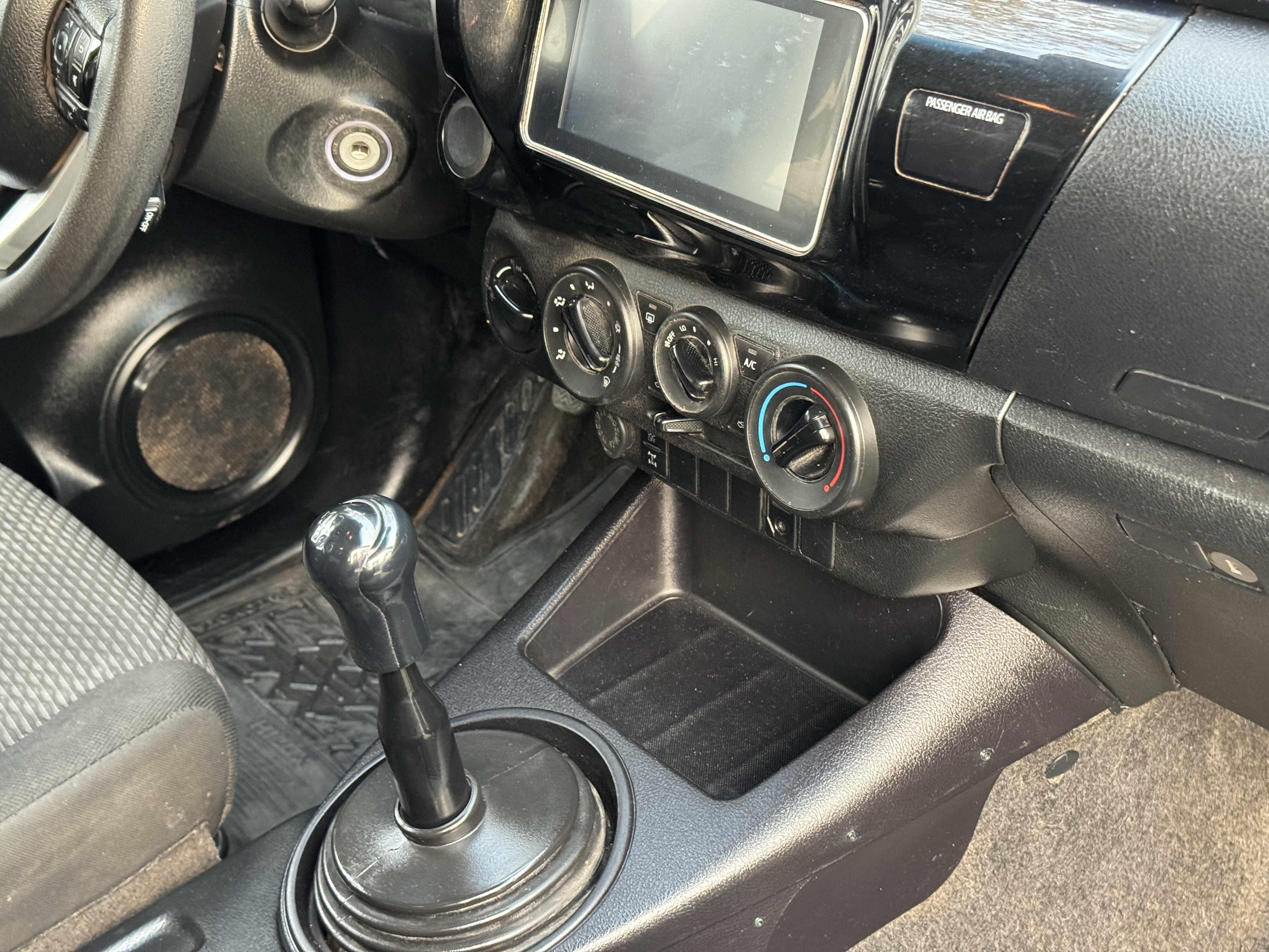 Toyota Hilux — foto 16 de 17