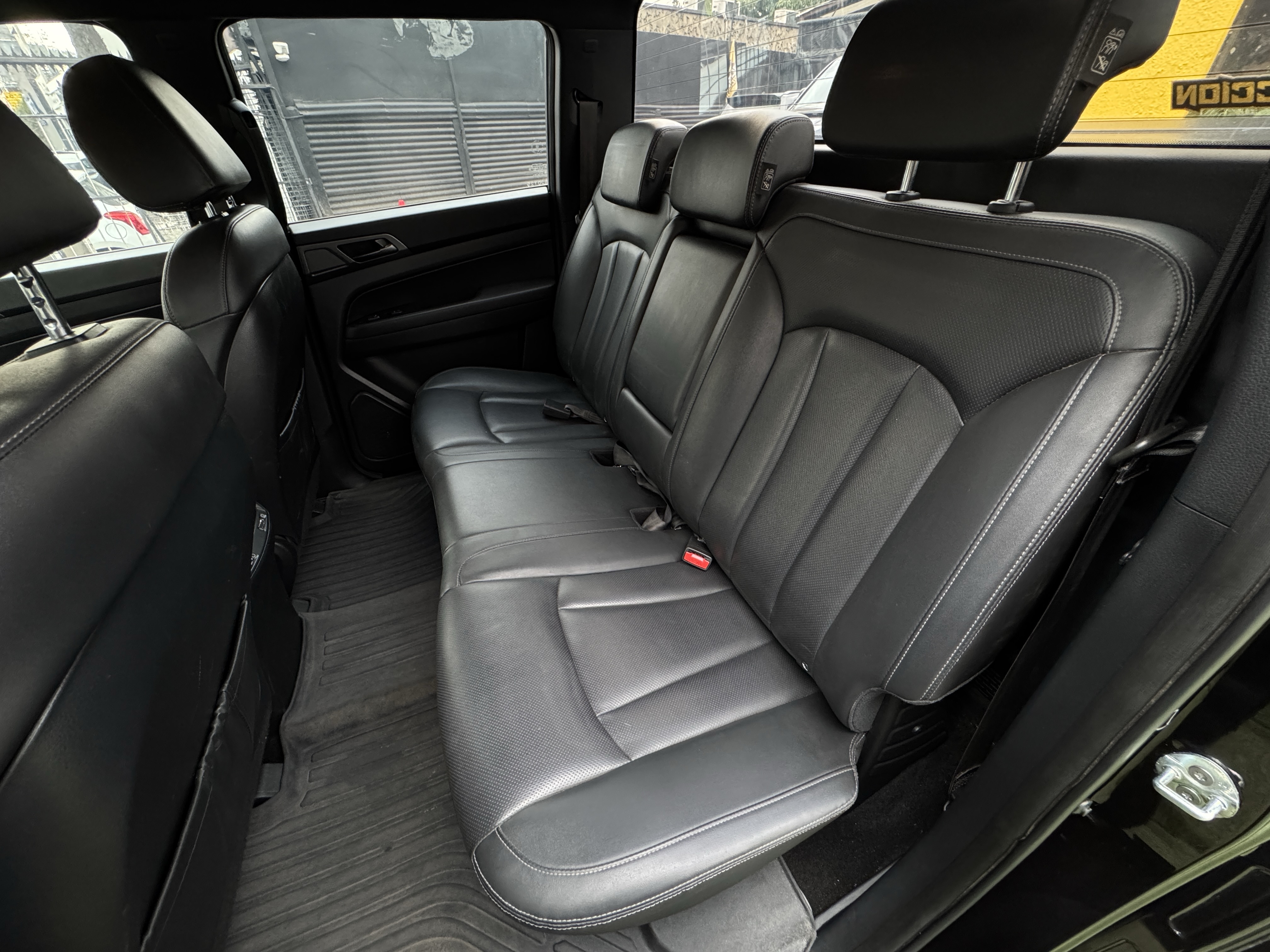 SsangYong Musso Grand Limited Plus — foto 15 de 18