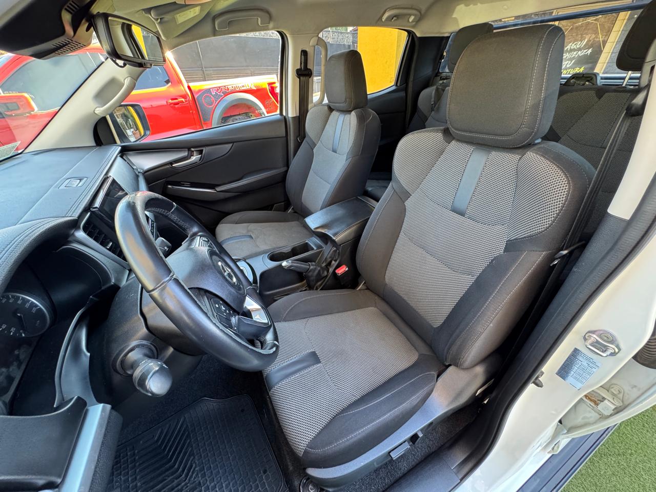 Mazda Bt-50 High — foto 18 de 21