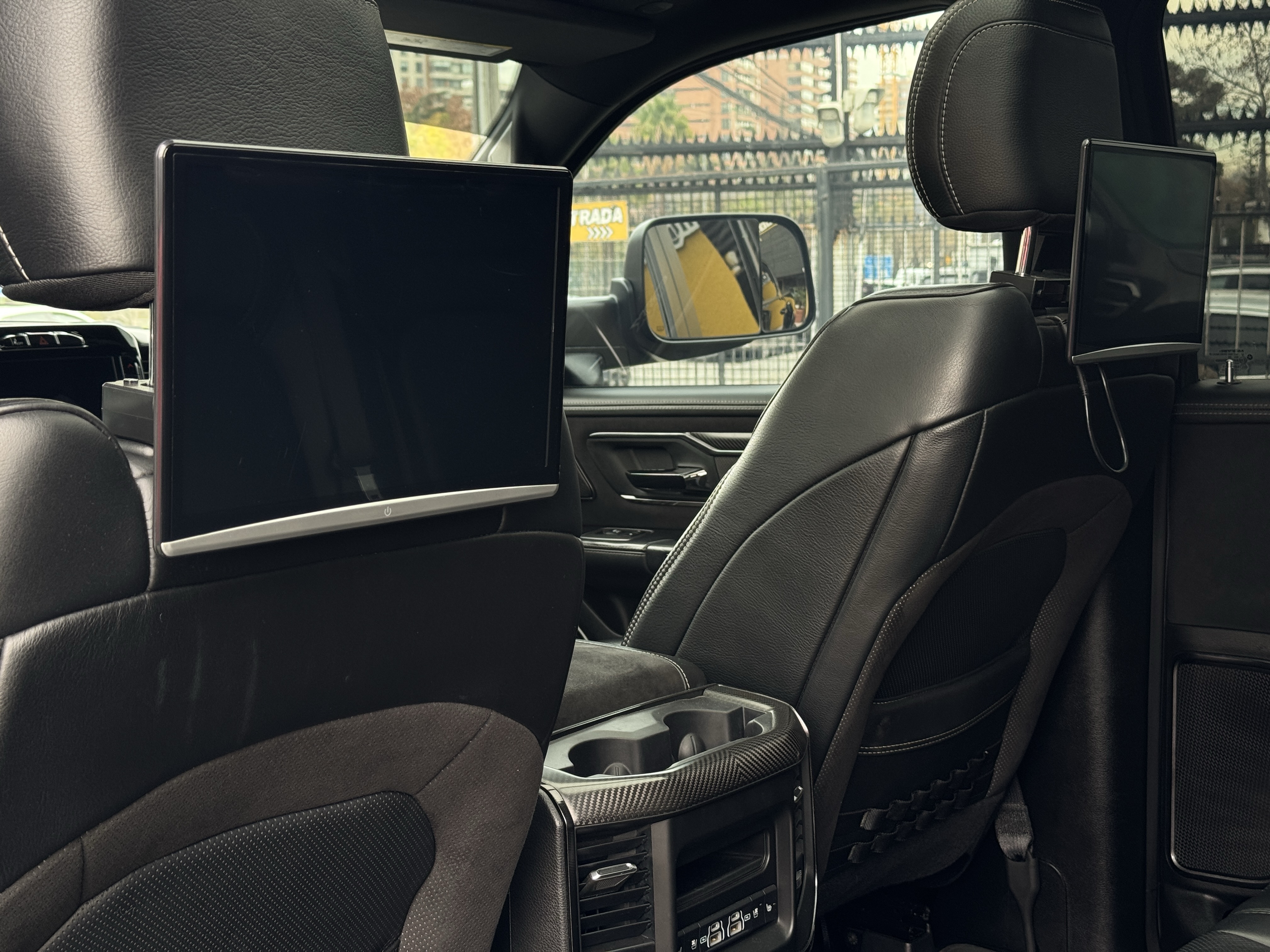 RAM 1500 Trx — foto 22 de 24