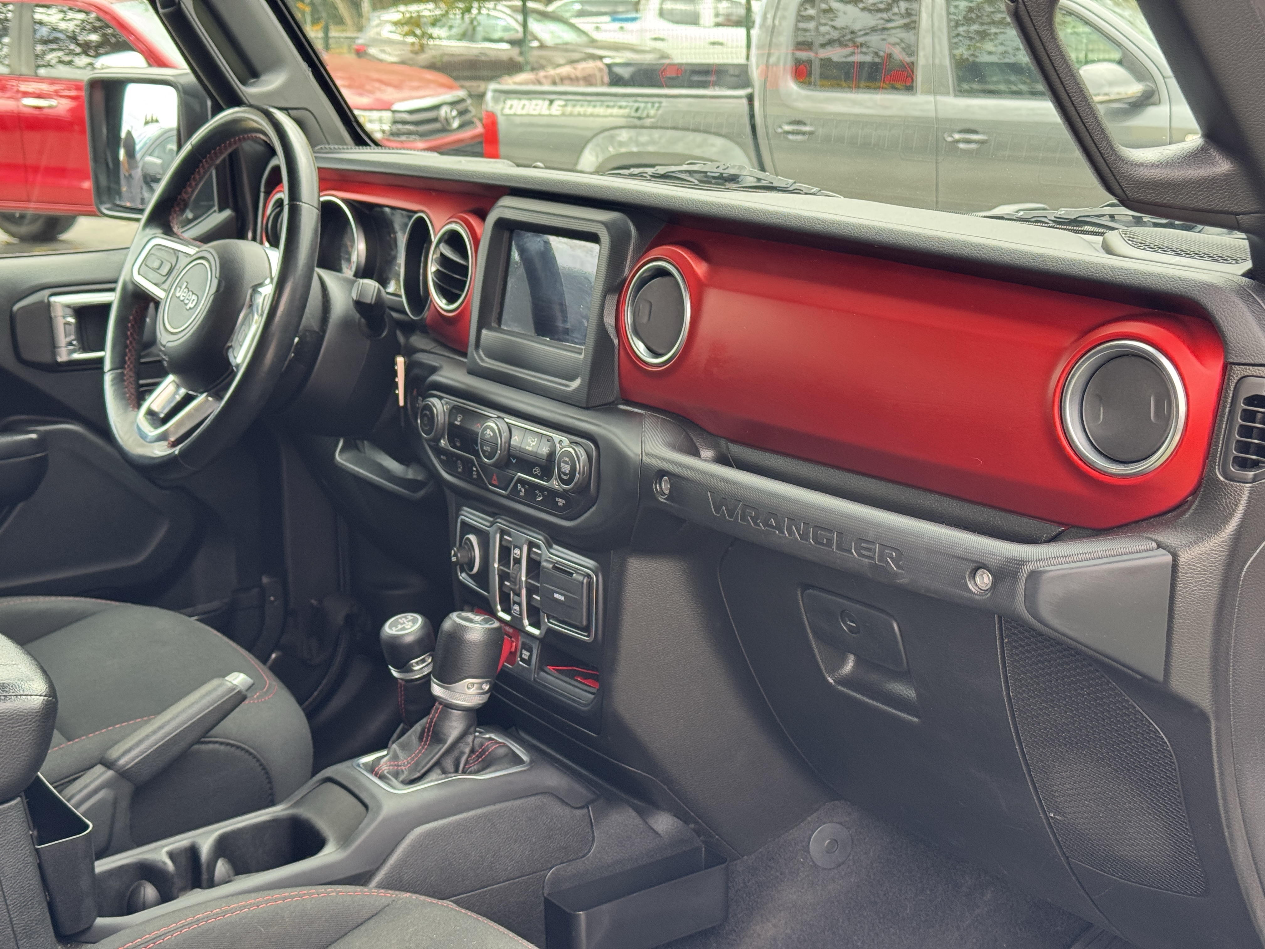 Jeep Wrangler Jlu Rubicon — foto 15 de 16