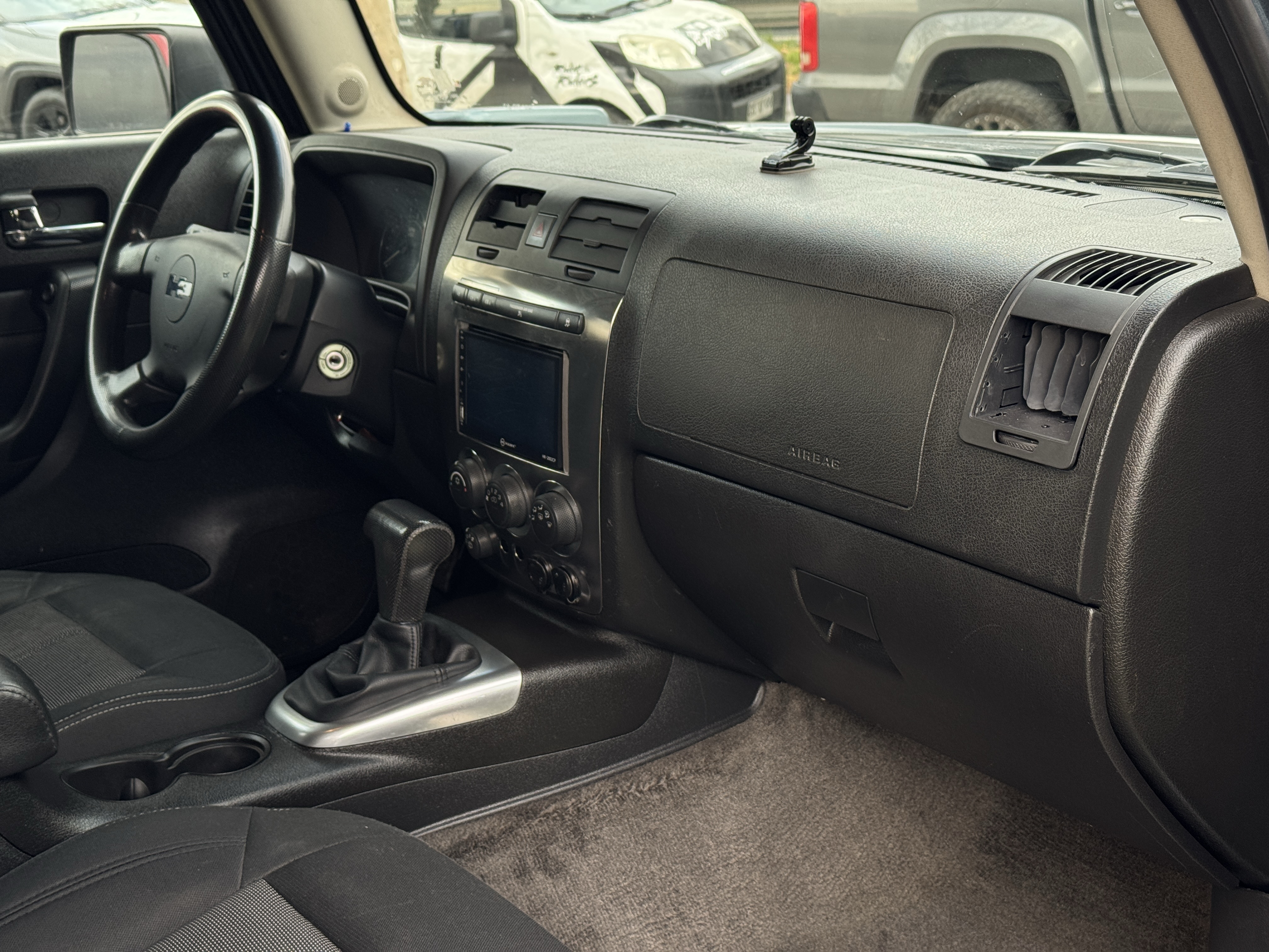 Hummer H3 — foto 17 de 21