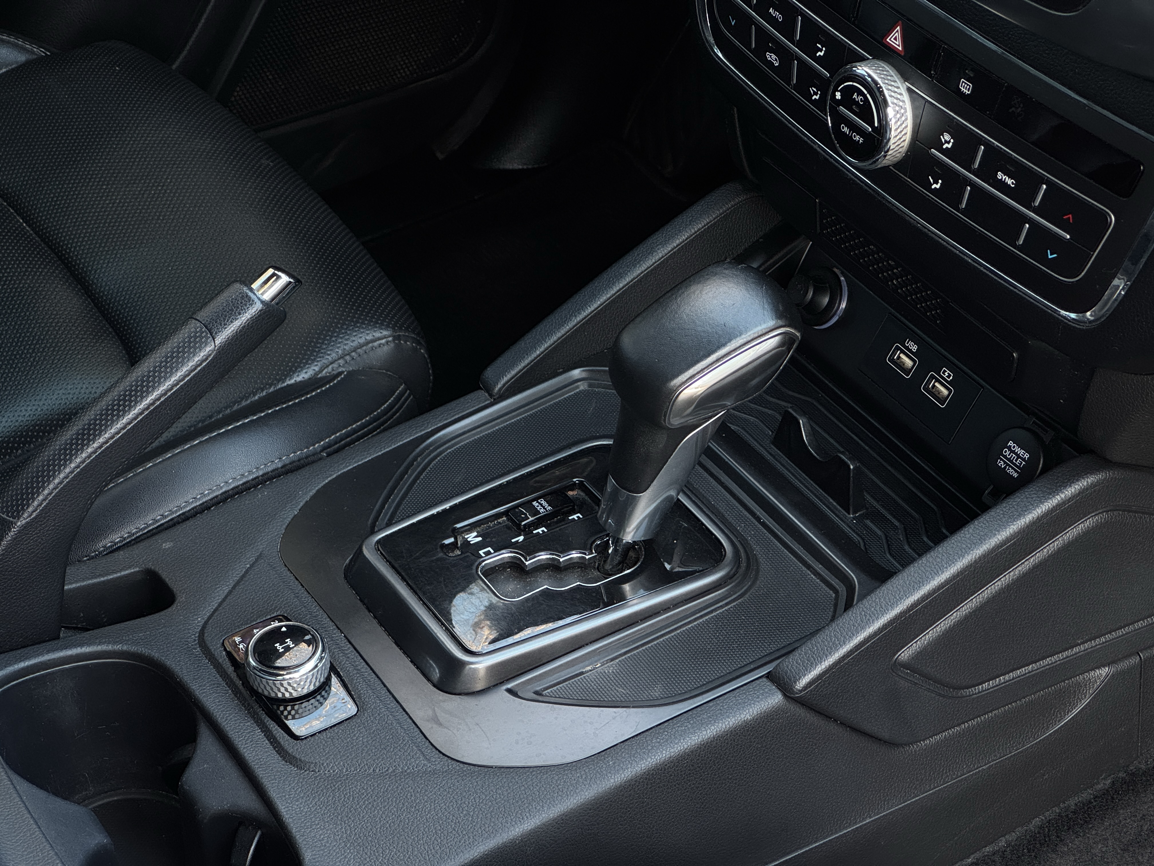 SsangYong Musso Grand — foto 17 de 20