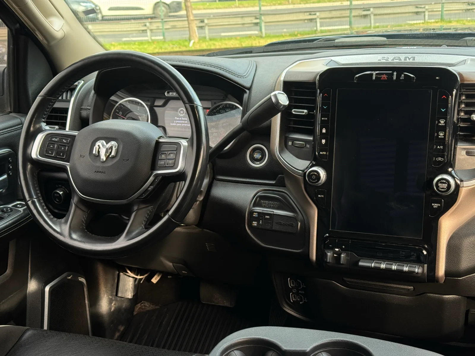 RAM 2500 Laramie — foto 20 de 20