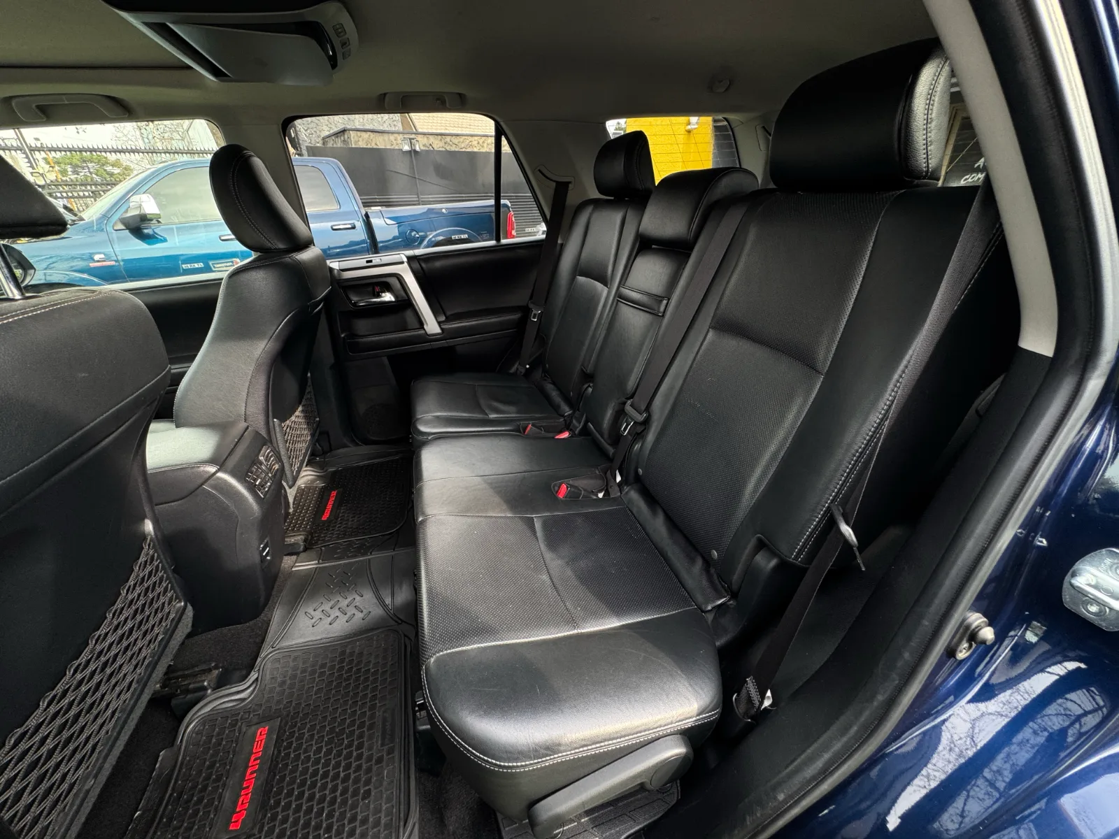 Toyota 4Runner — foto 14 de 19