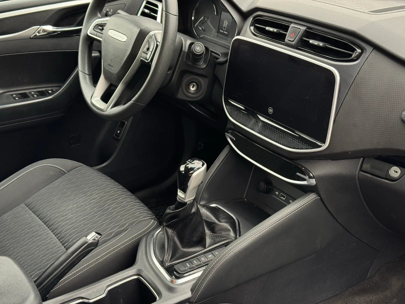 Maxus T60 — foto 15 de 17
