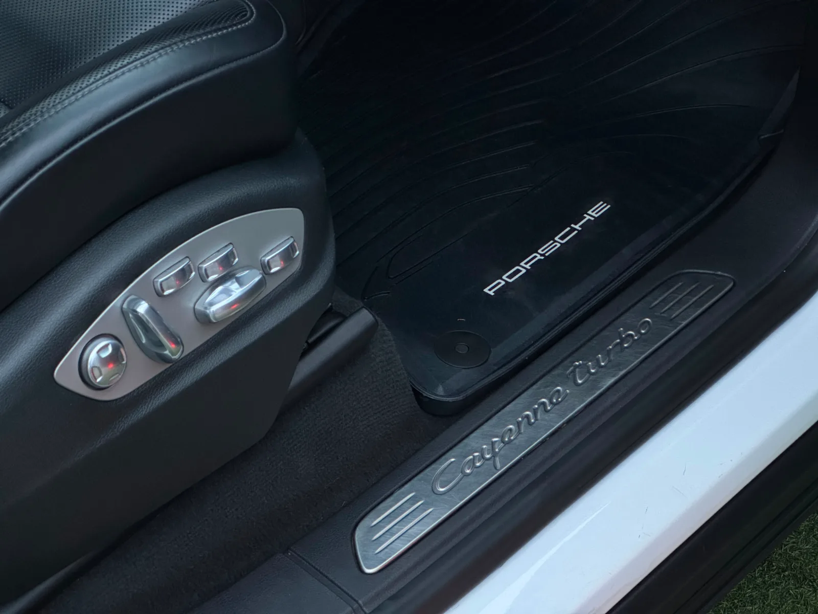 Porsche Cayenne — foto 20 de 23