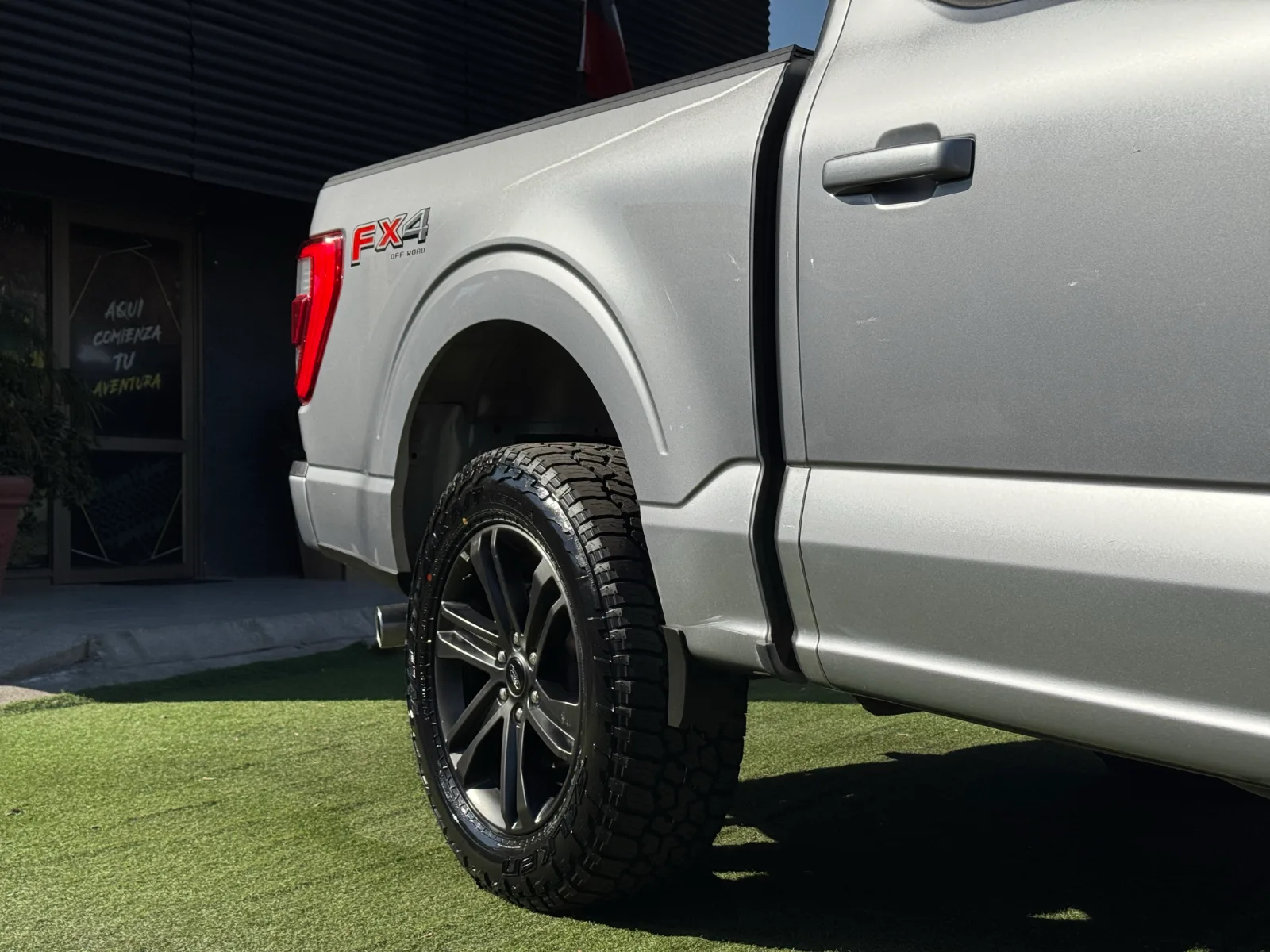 Ford F-150 Lariat Sport — foto 12 de 19