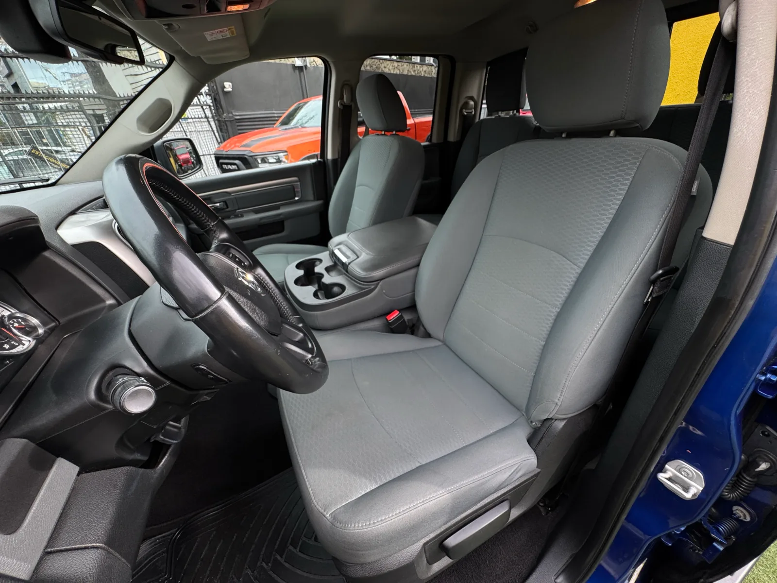 RAM 1500 Slt — foto 16 de 19