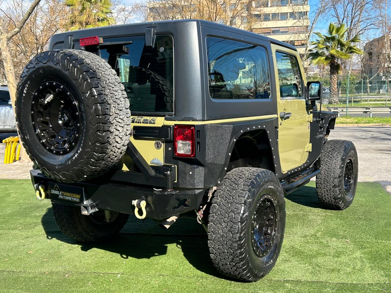 Jeep Wrangler Sport — foto 9 de 16
