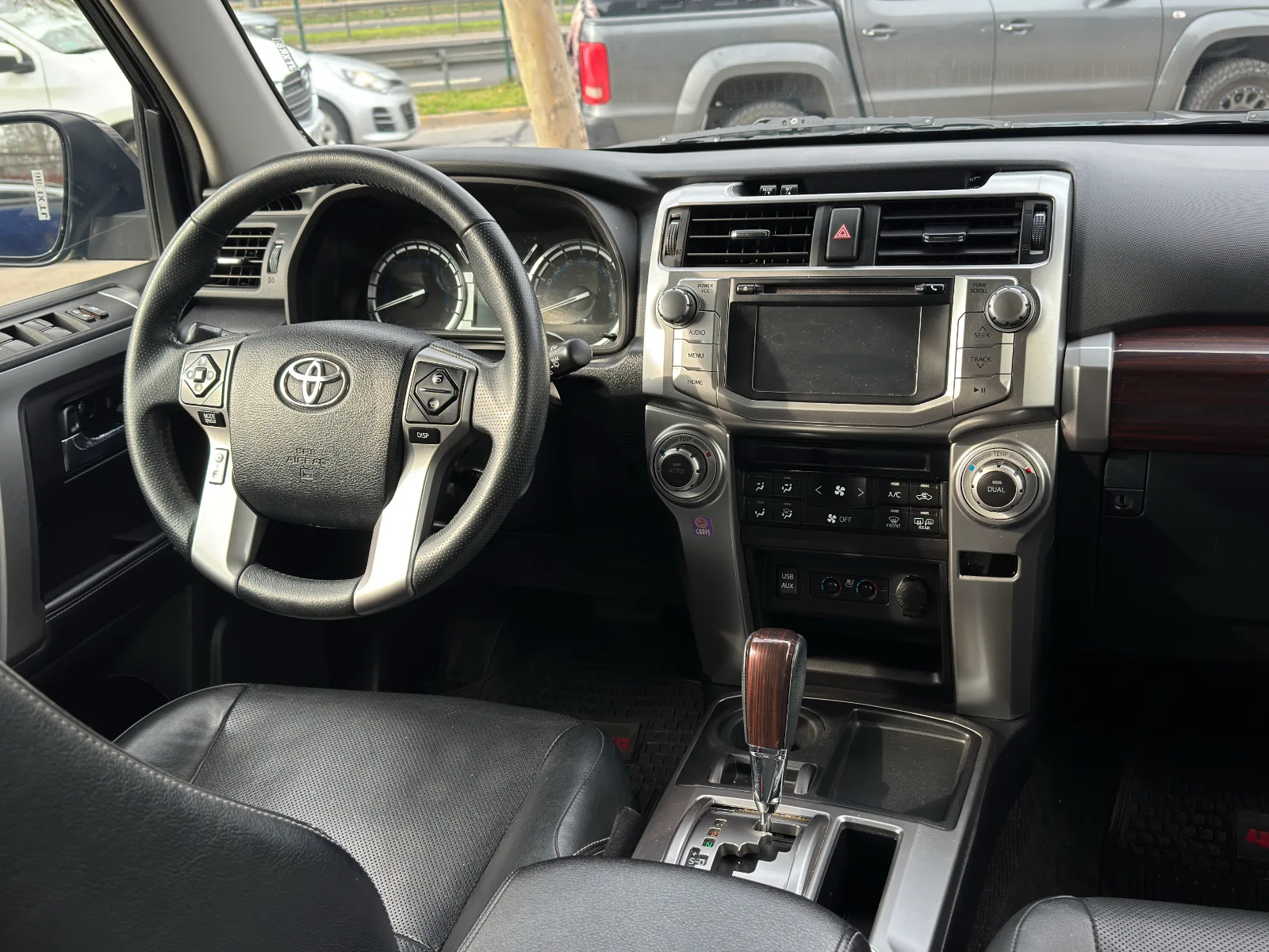 Toyota 4Runner — foto 18 de 19