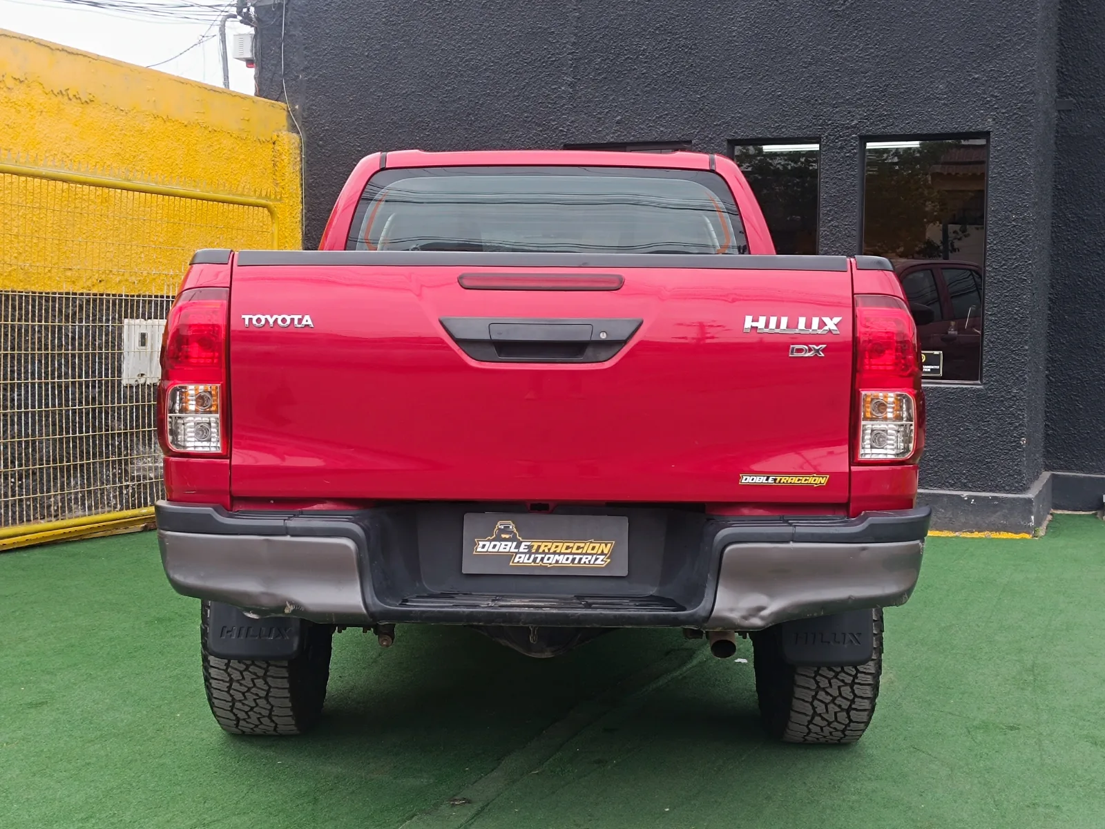 Toyota Hilux — foto 5 de 16