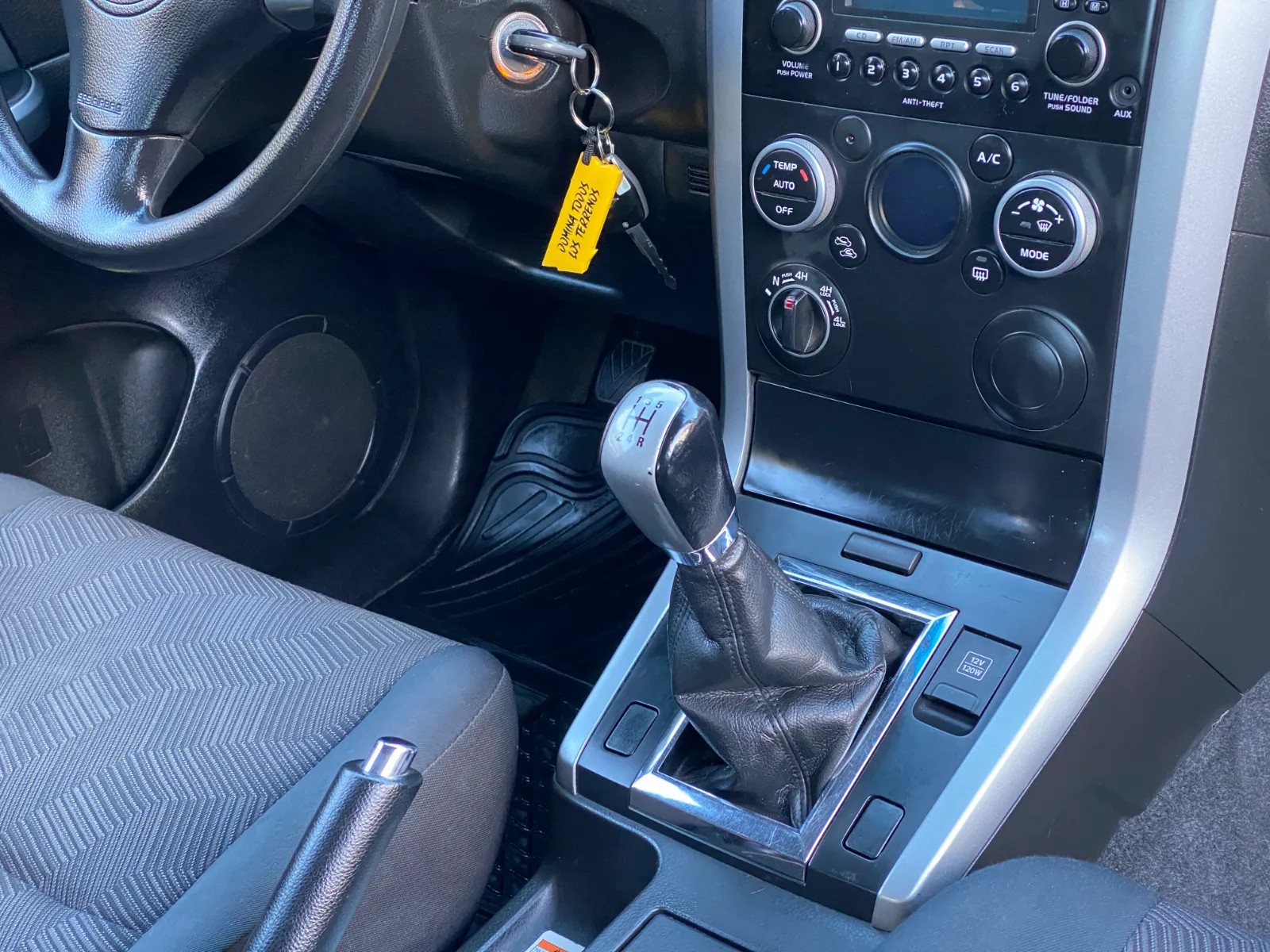 Suzuki Grand Vitara Glx Sport — foto 15 de 19