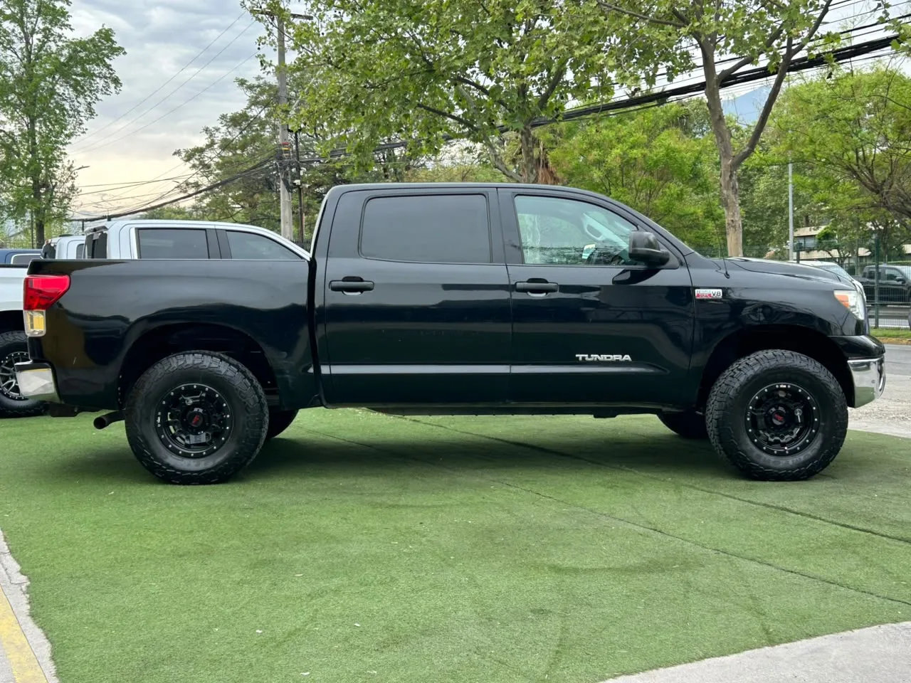 Toyota Tundra — foto 10 de 19