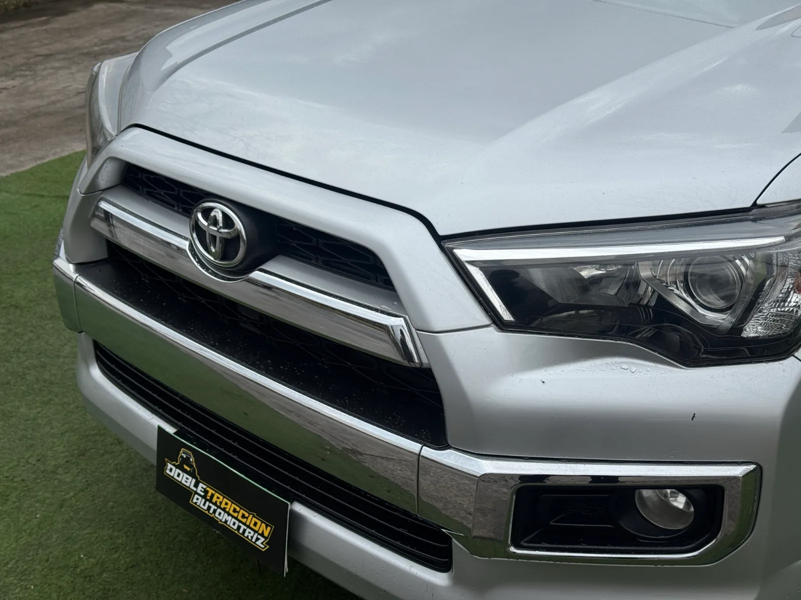 Toyota 4Runner — foto 4 de 17