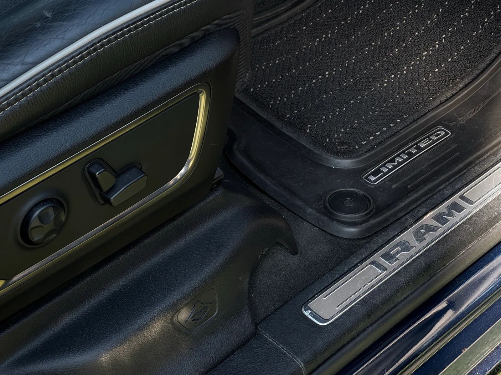 RAM 1500 — foto 18 de 21