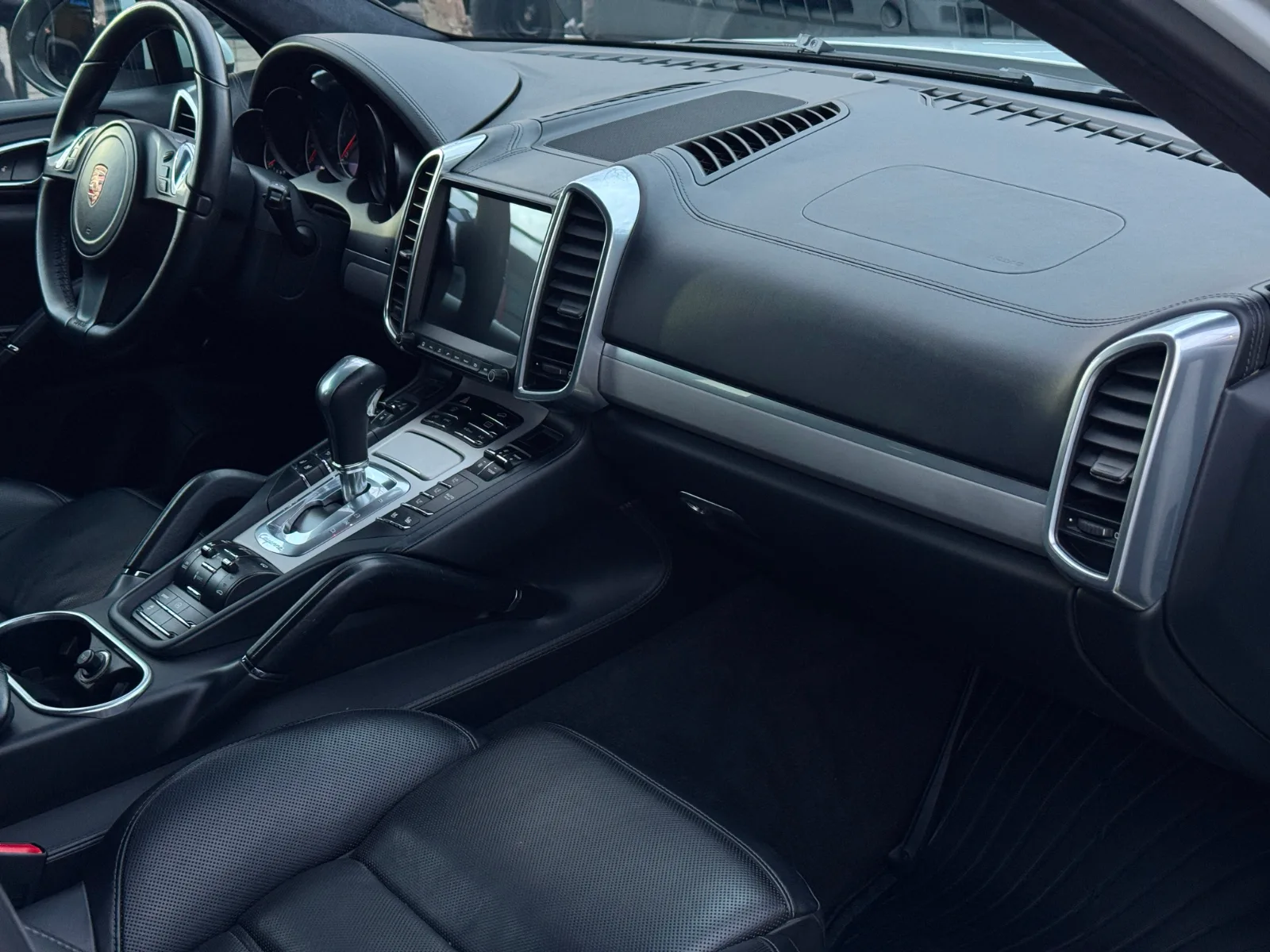 Porsche Cayenne — foto 21 de 23