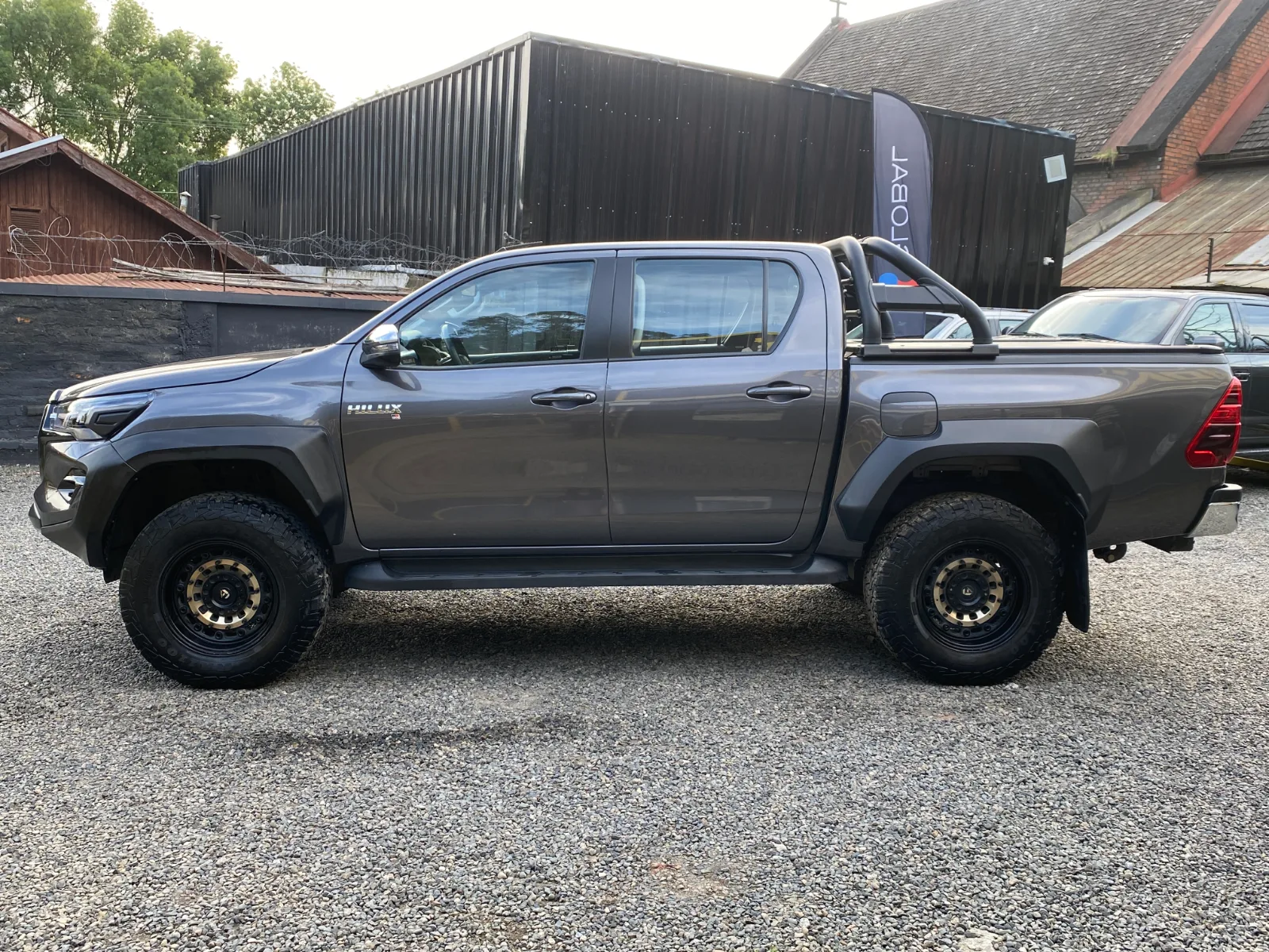 Toyota Hilux — foto 5 de 19