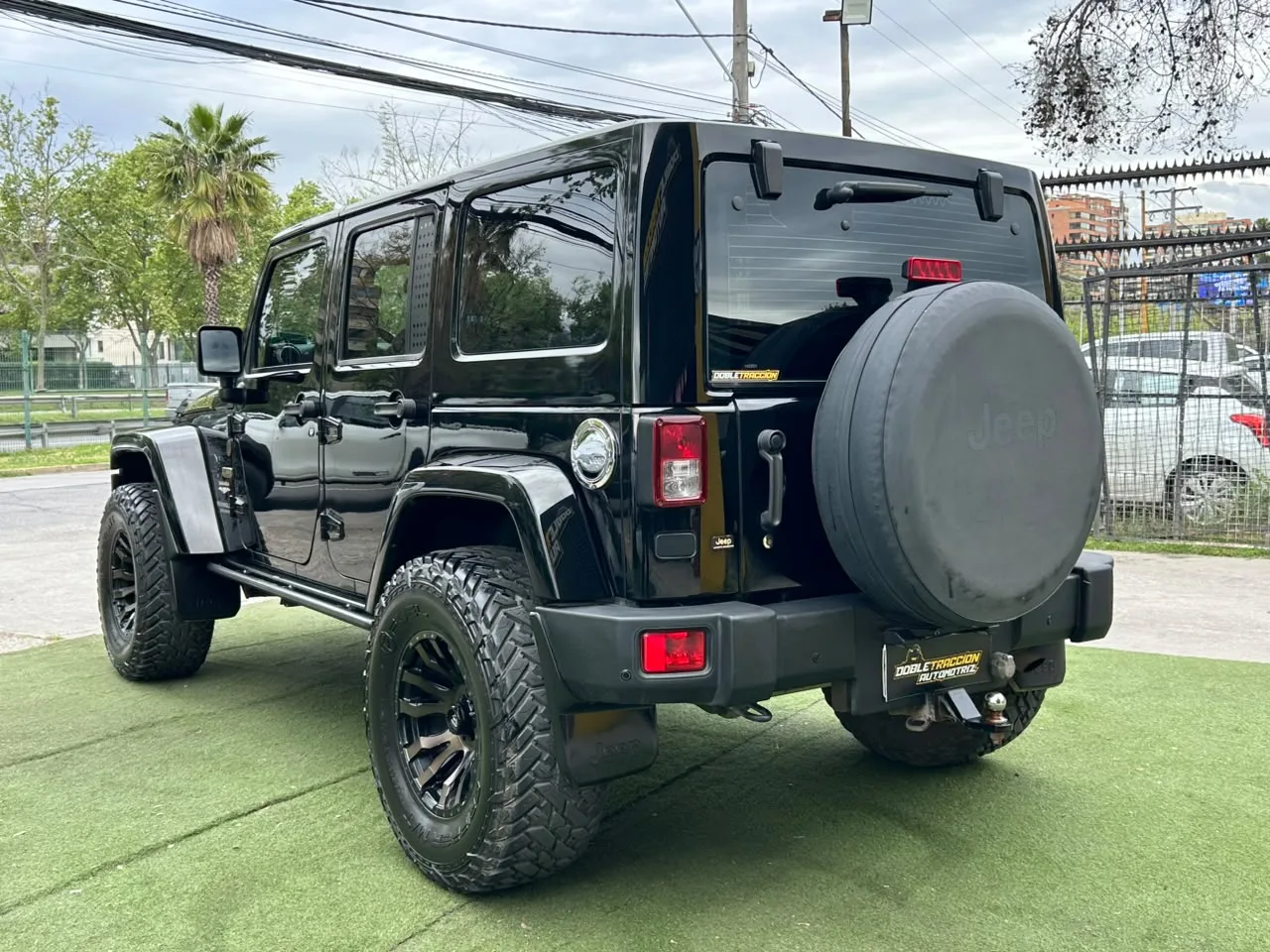 Jeep Wrangler Unltd Sahara — foto 6 de 18