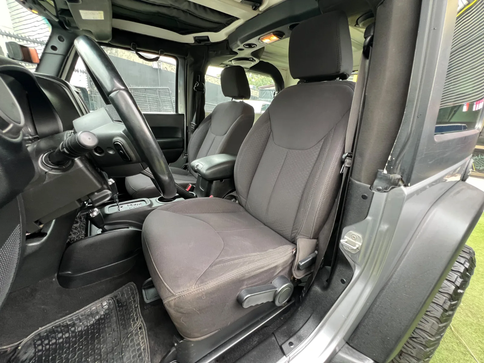 Jeep Wrangler Sport Crd — foto 12 de 17