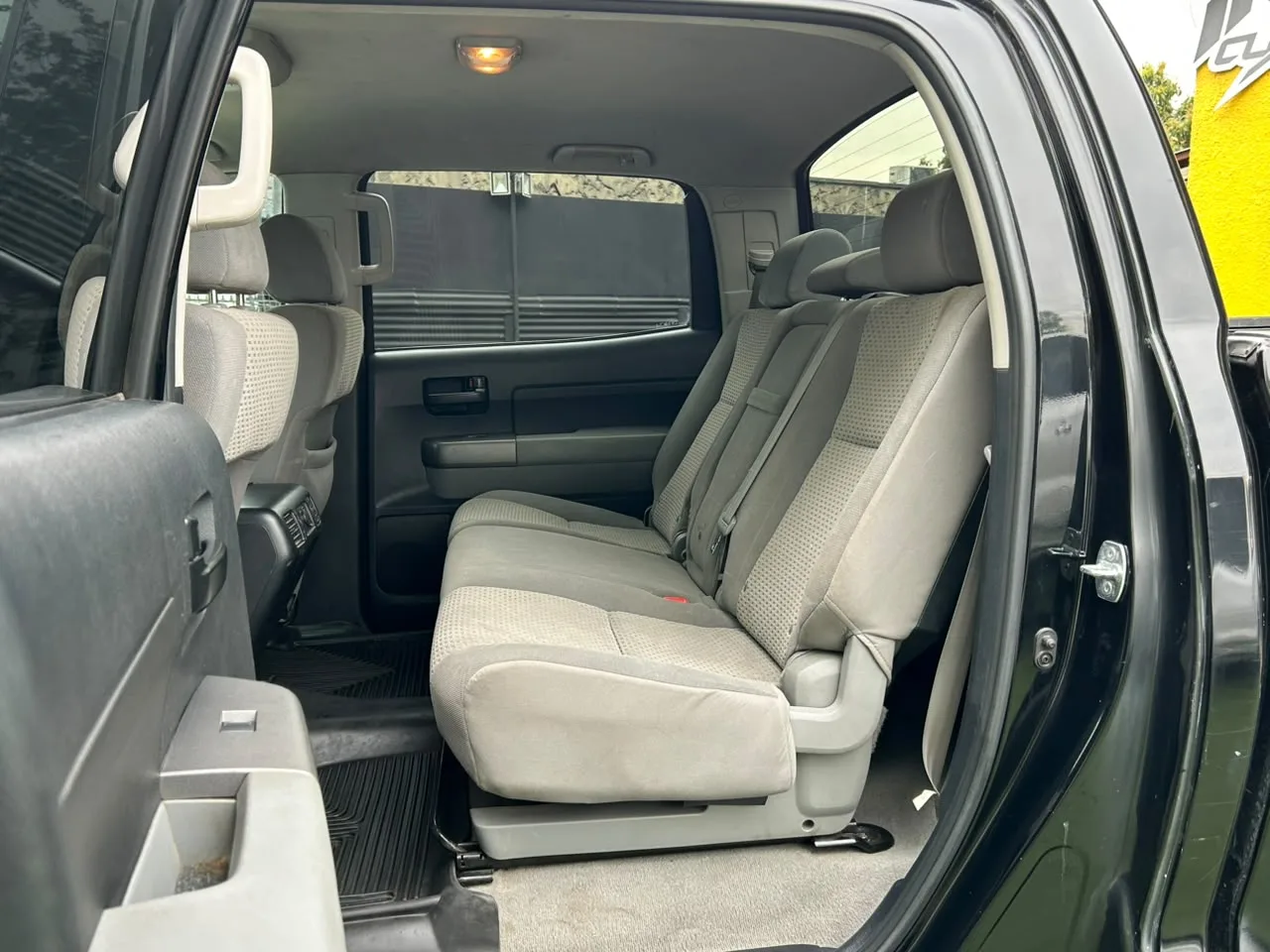 Toyota Tundra — foto 15 de 19