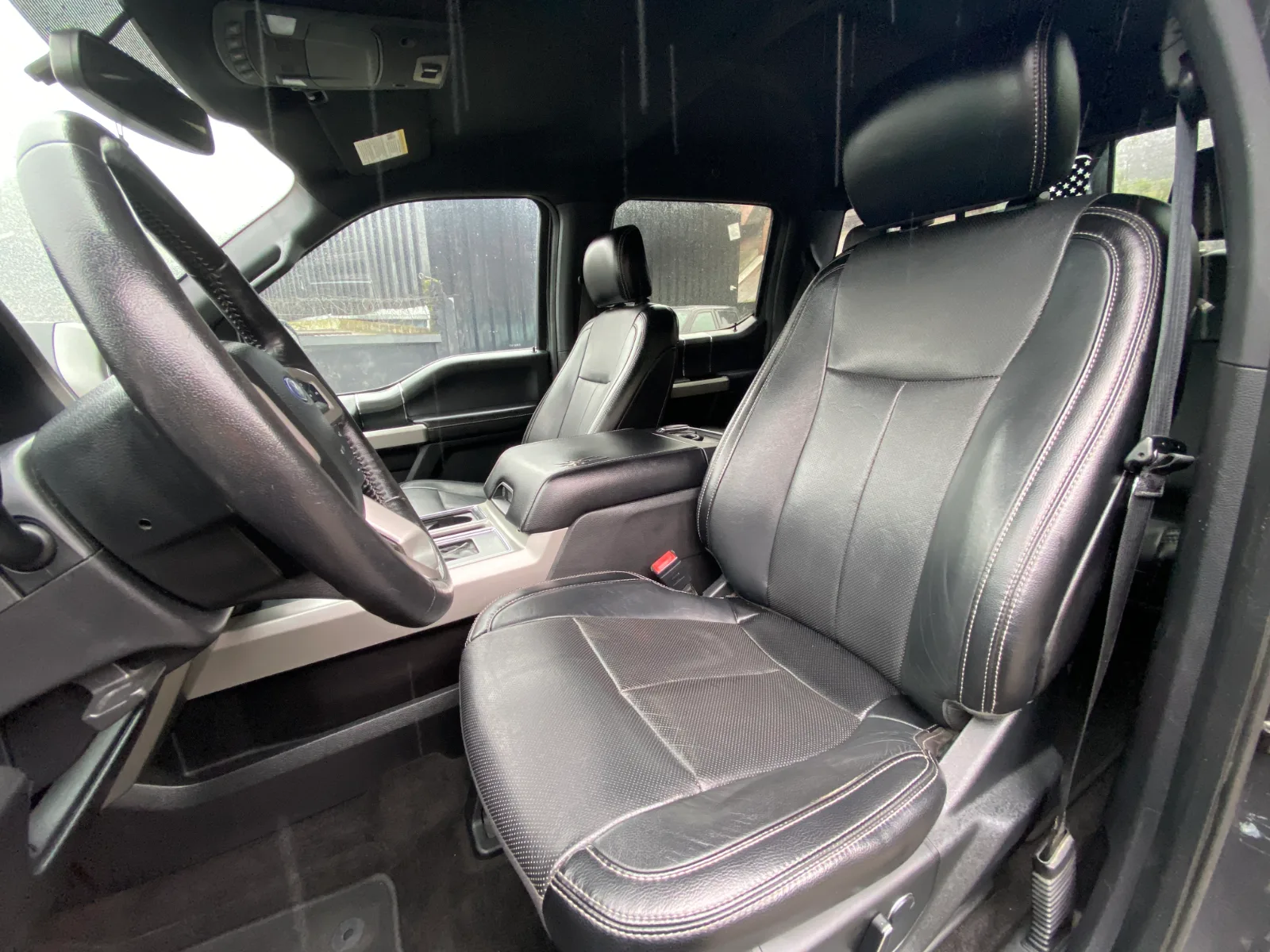 Ford F-150 Lariat Sport — foto 15 de 20