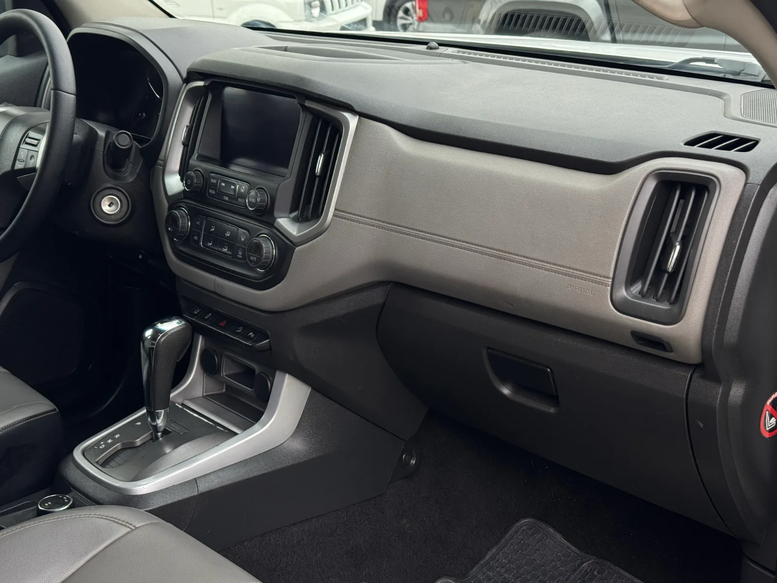 Chevrolet Colorado — foto 16 de 18