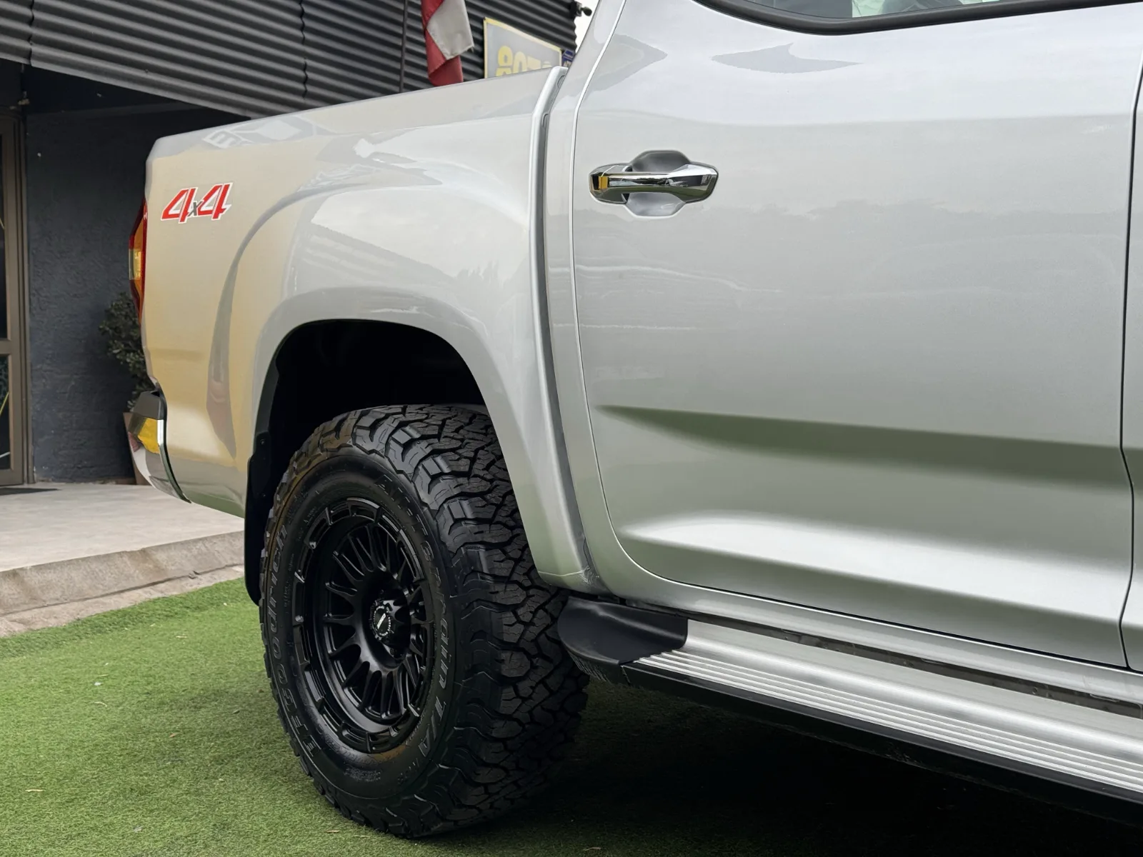 Maxus T60 — foto 13 de 20