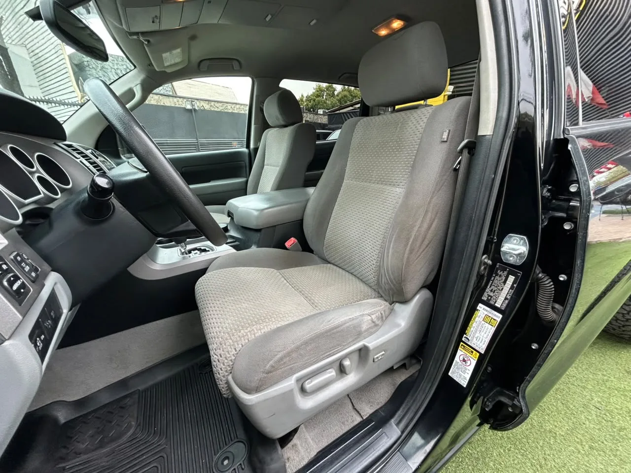 Toyota Tundra — foto 14 de 19