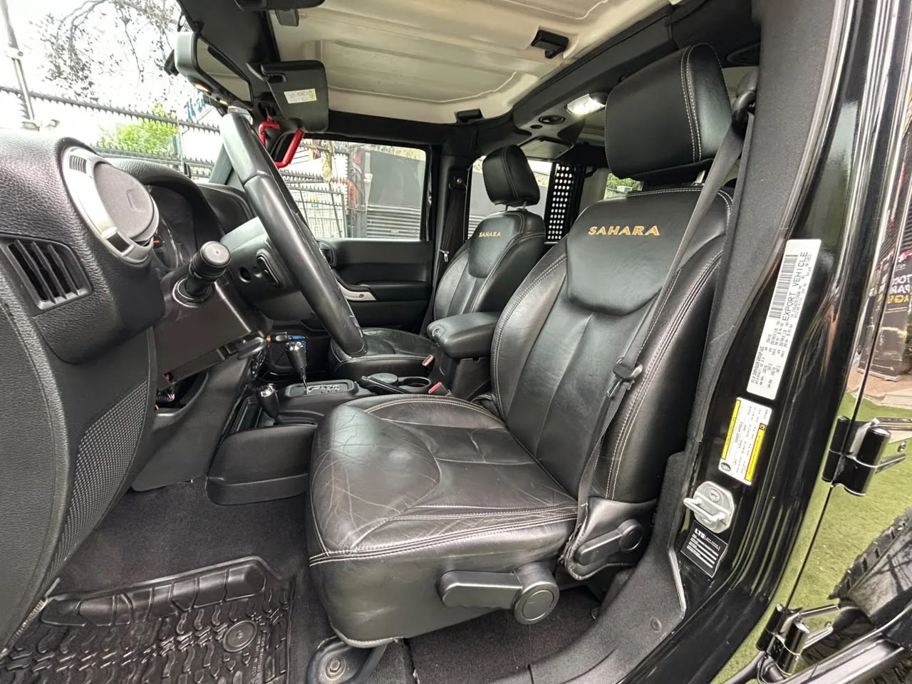 Jeep Wrangler Unltd Sahara — foto 14 de 18