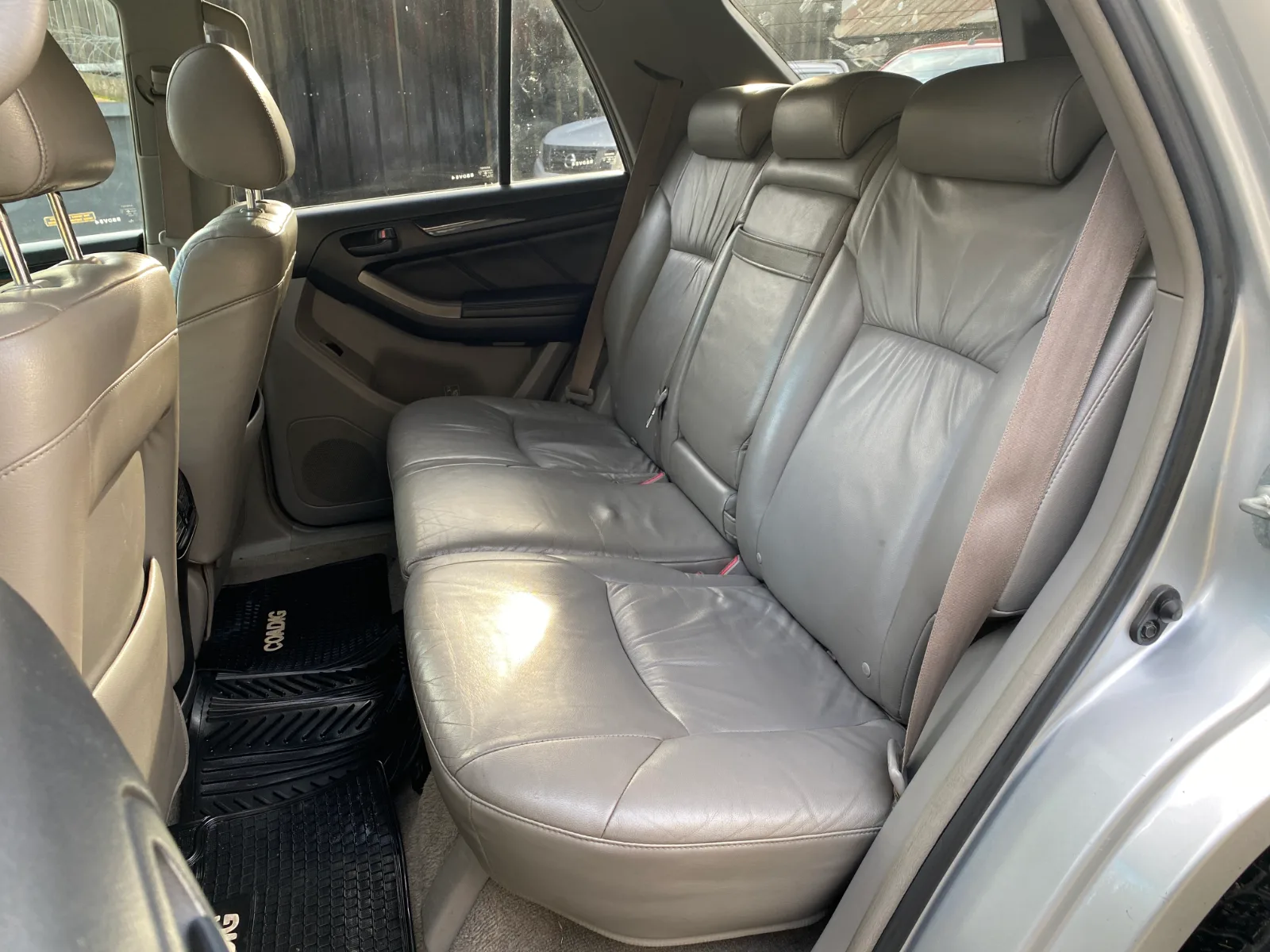 Toyota 4Runner — foto 20 de 20