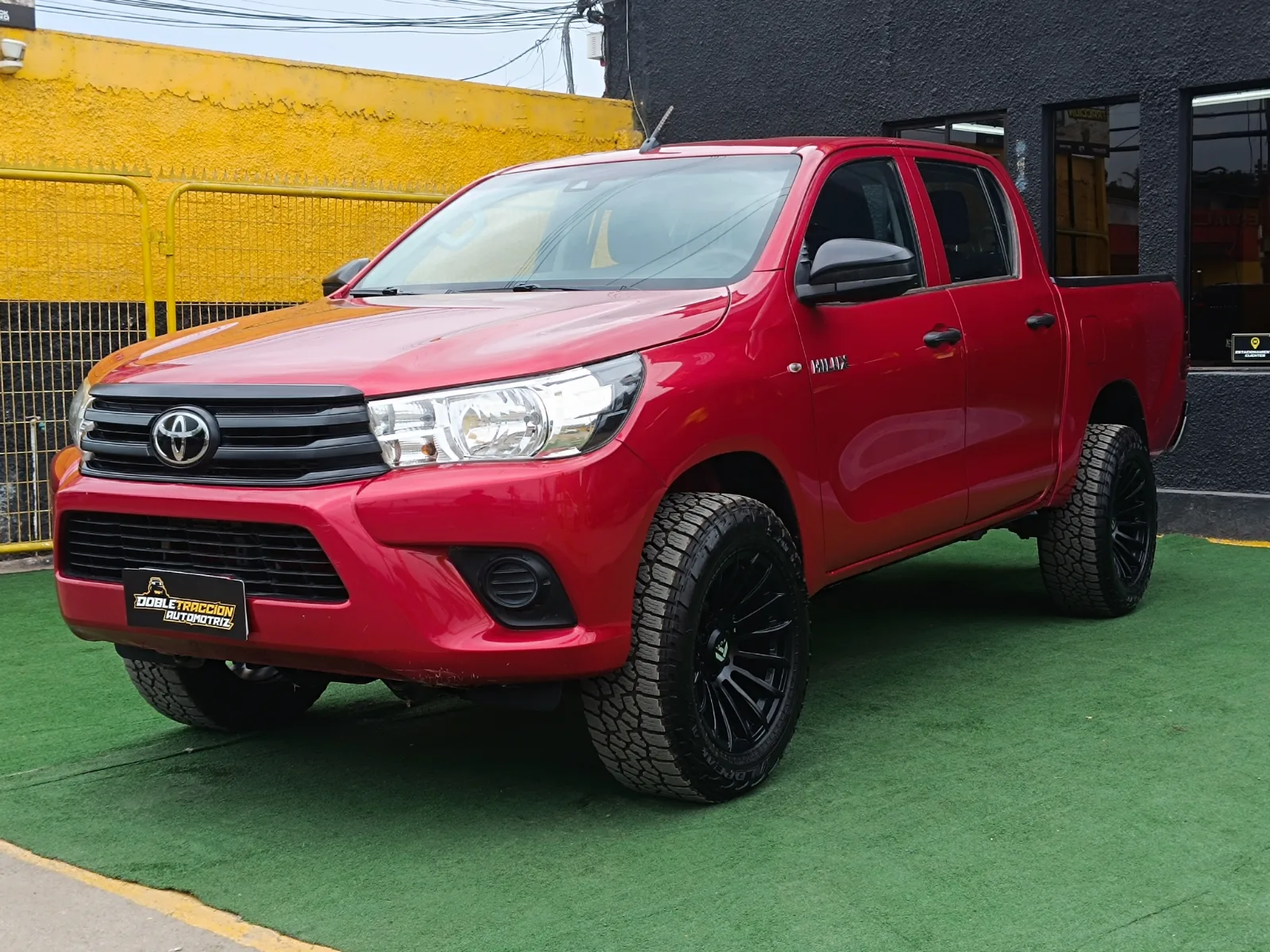 Toyota Hilux — foto 3 de 16