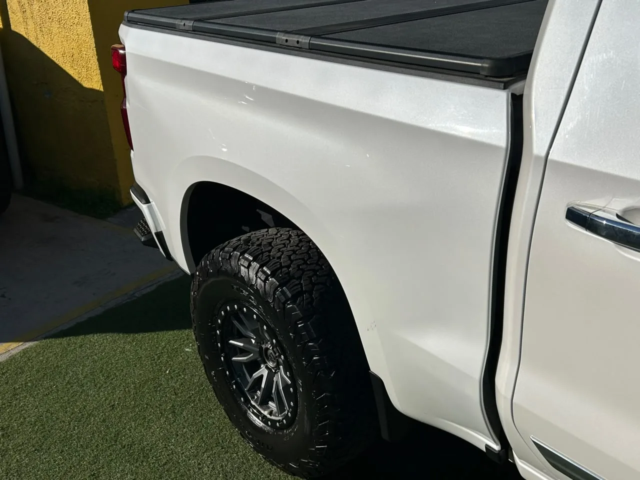 Chevrolet Silverado High Country — foto 10 de 18
