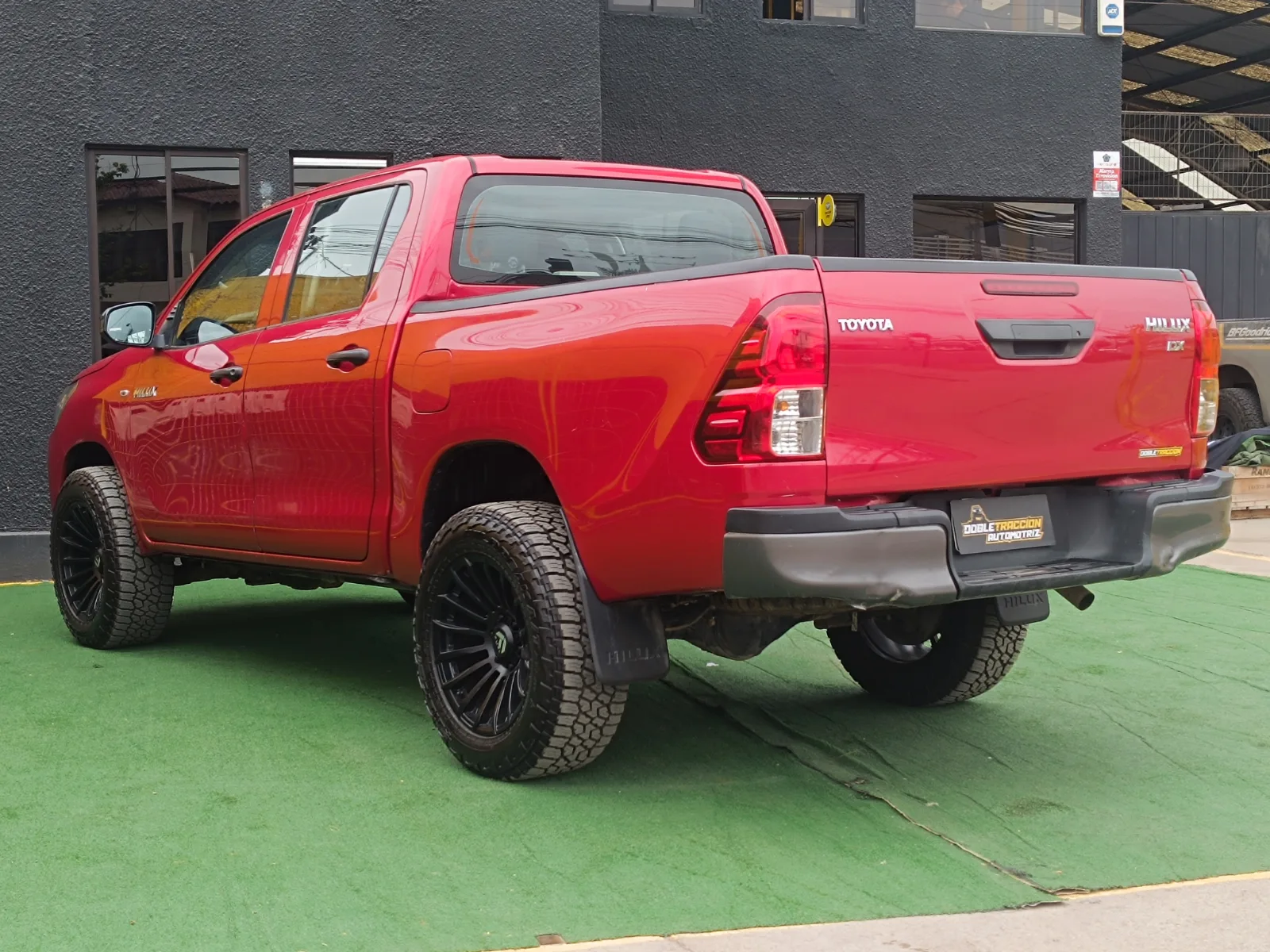 Toyota Hilux — foto 4 de 16