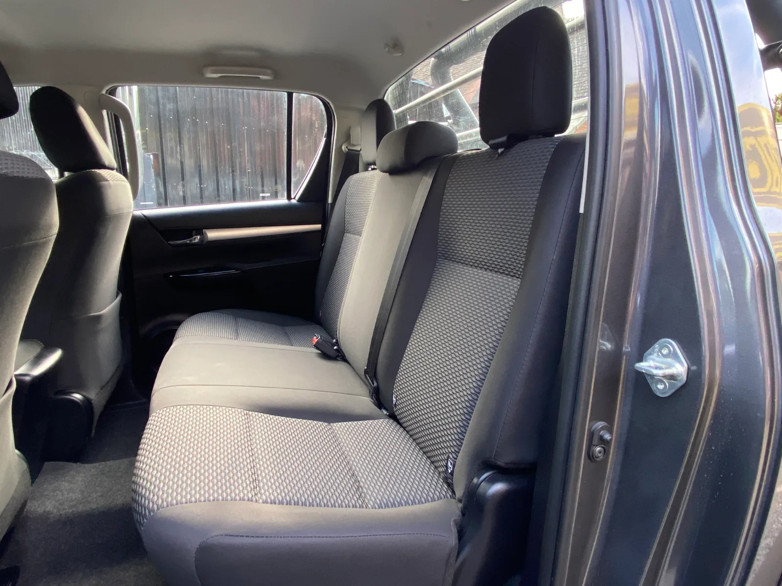 Toyota Hilux — foto 19 de 19