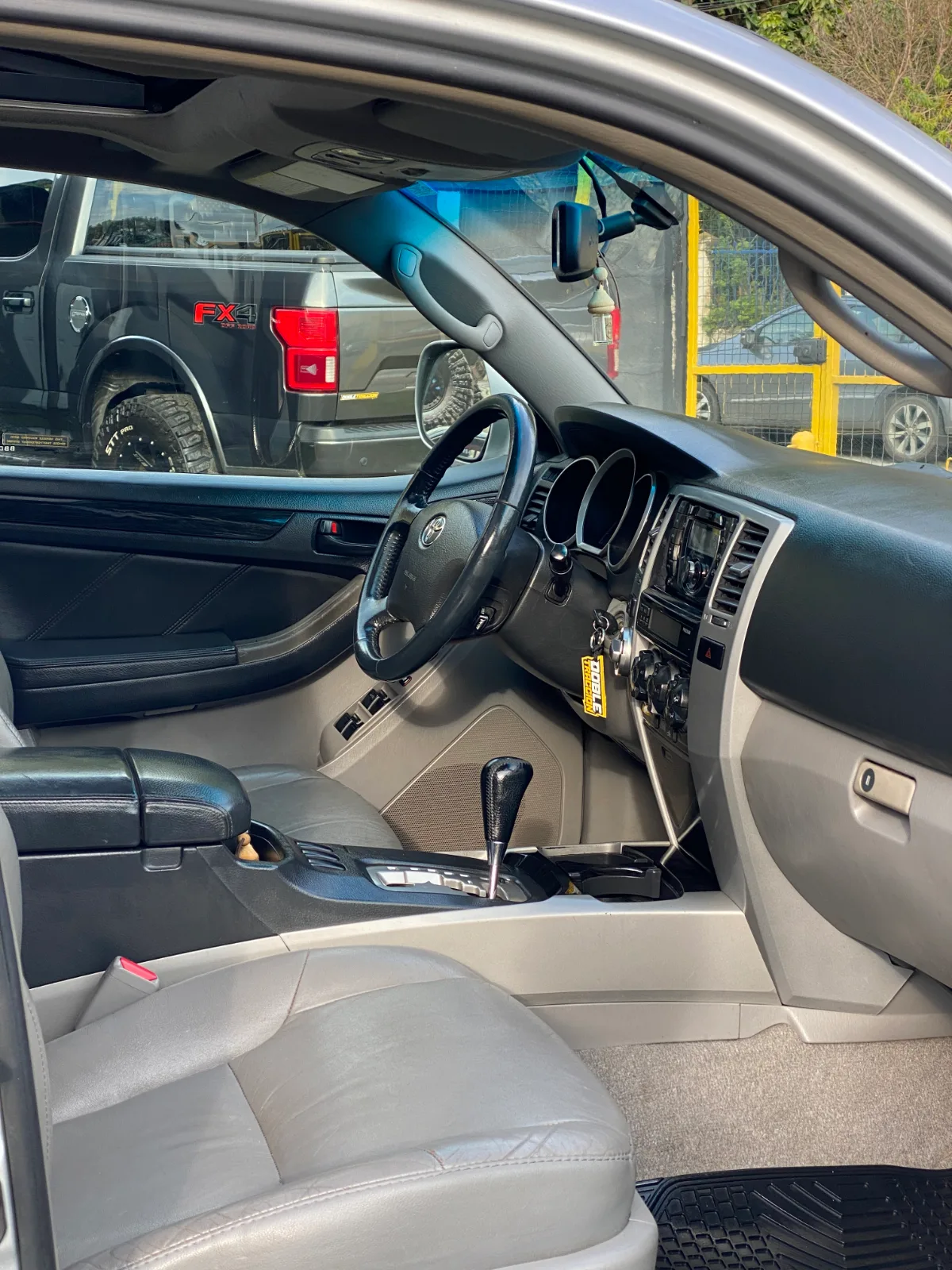 Toyota 4Runner — foto 15 de 20