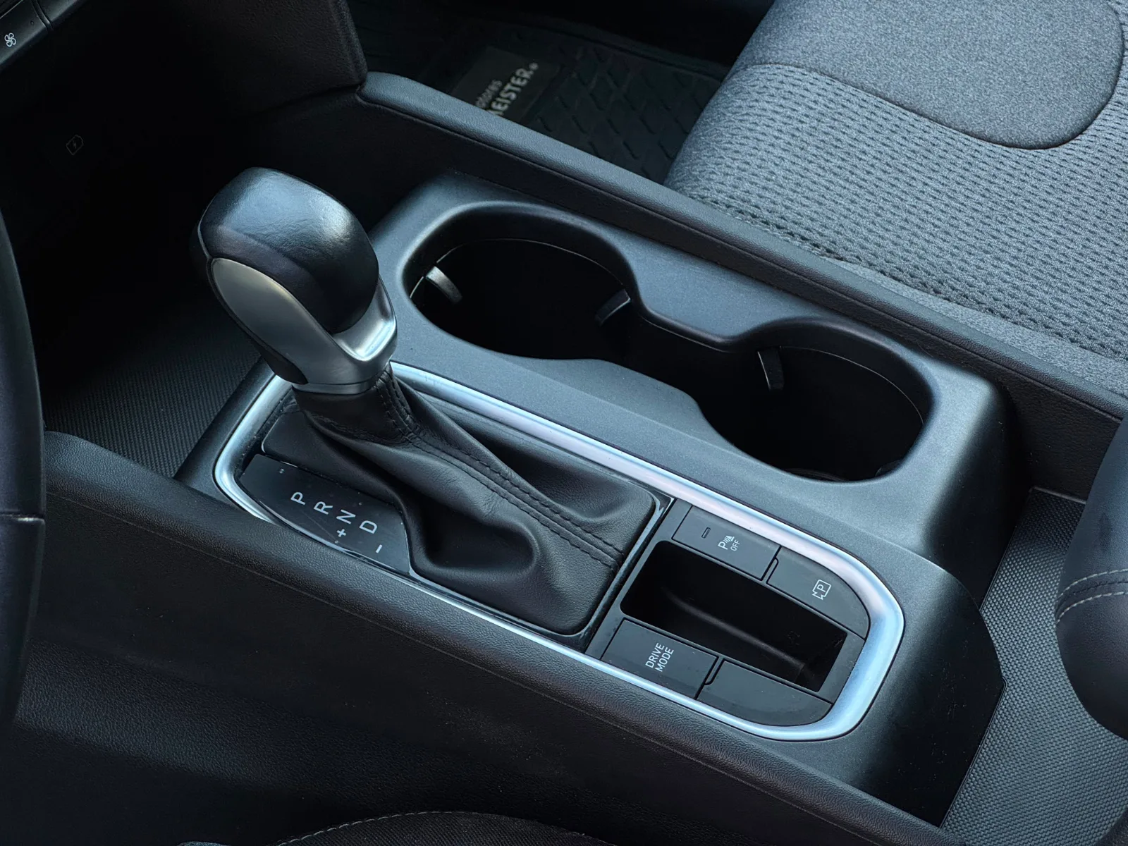 Hyundai Santa Fe Plus — foto 17 de 21