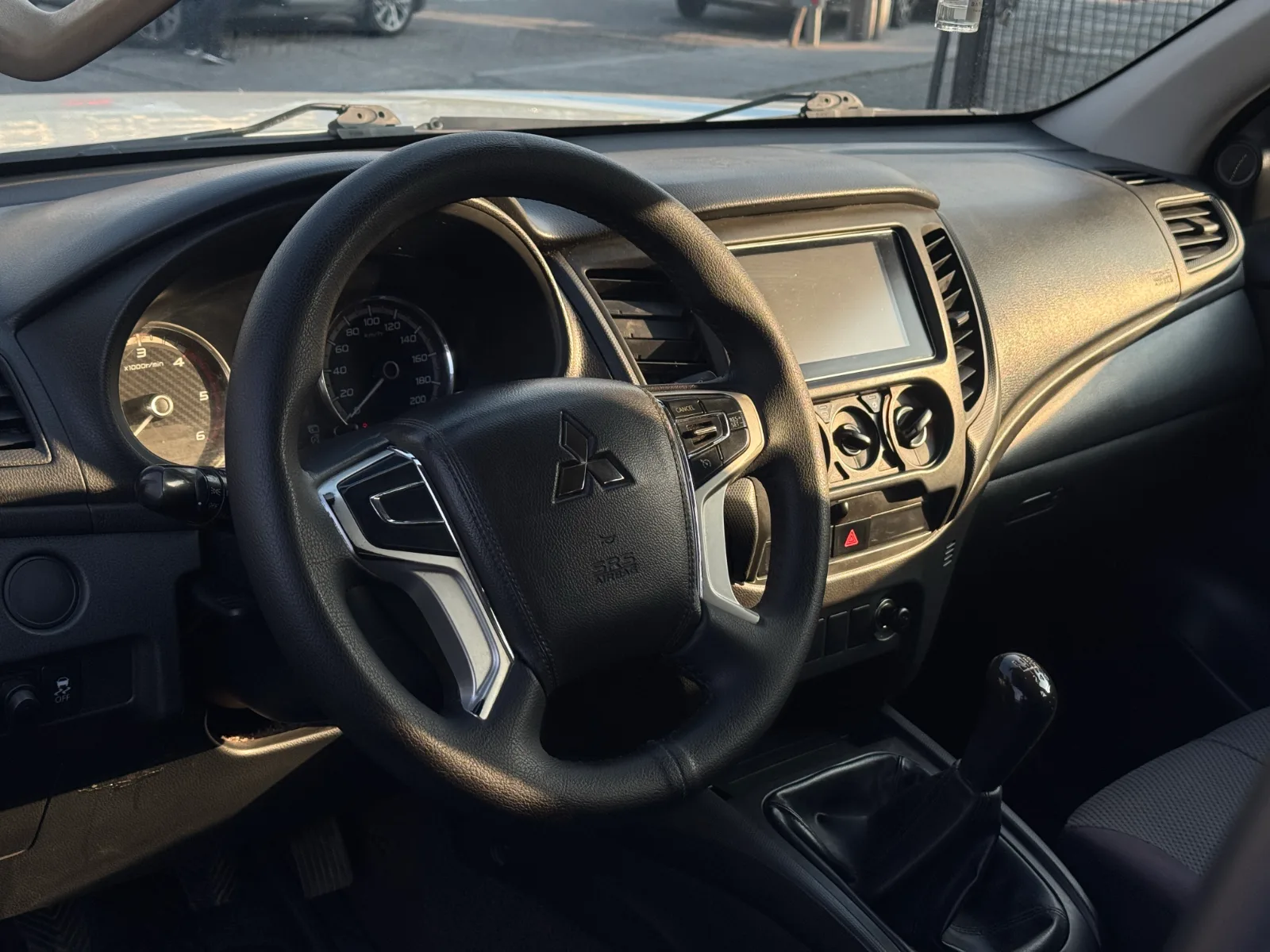 Mitsubishi L200 Katana Crt — foto 13 de 16
