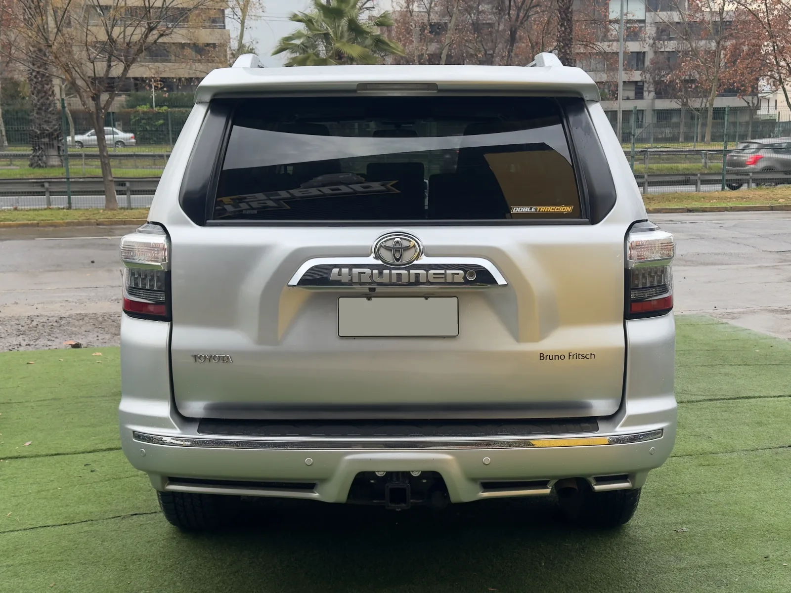 Toyota 4Runner — foto 8 de 17