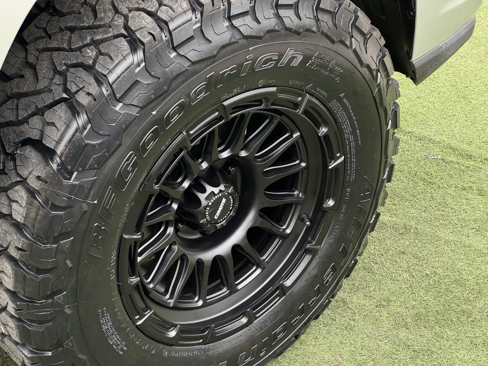 Maxus T60 — foto 12 de 20