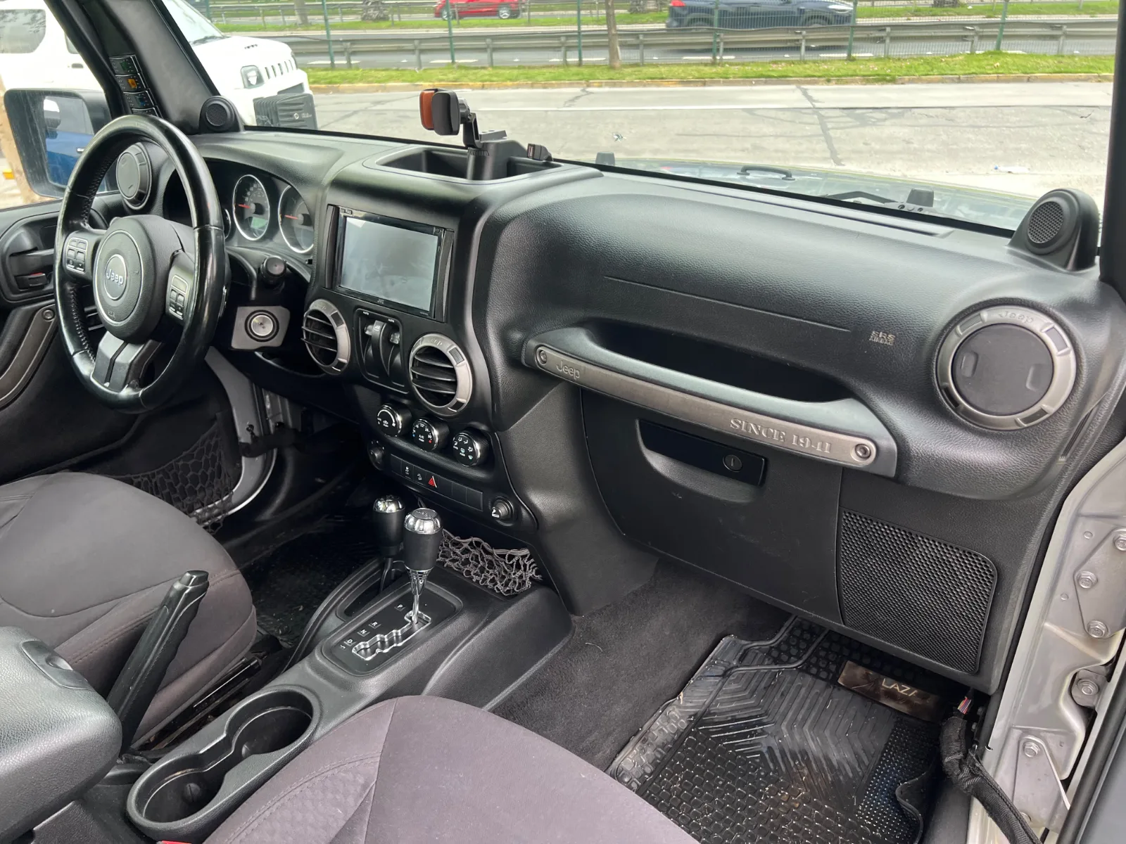 Jeep Wrangler Sport Crd — foto 14 de 17