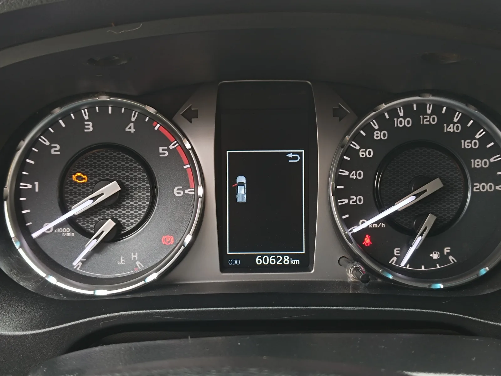 Toyota Hilux — foto 10 de 16