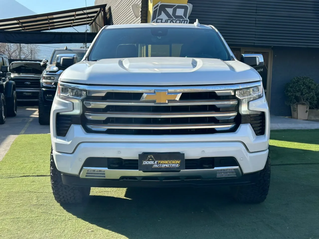 Chevrolet Silverado High Country — foto 2 de 18