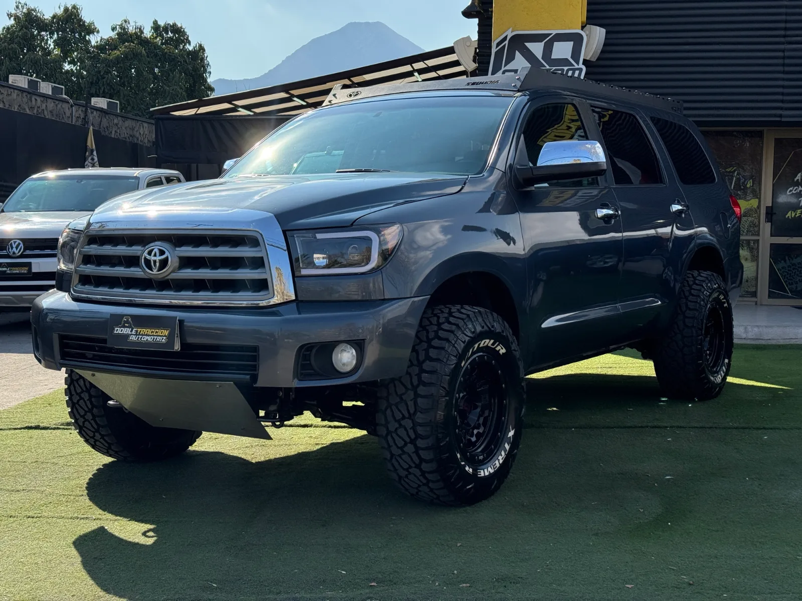 Toyota Sequoia — foto 3 de 17