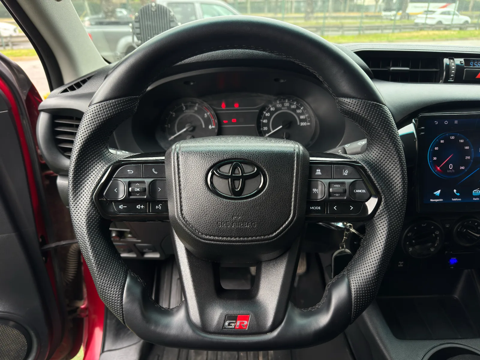 Toyota Hilux — foto 17 de 17