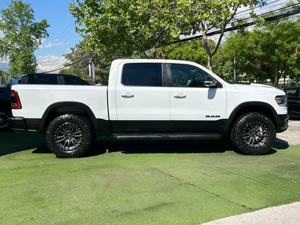 RAM 1500 Rebel Crew Dcab 4X4 5.7 Aut — foto 10 de 20