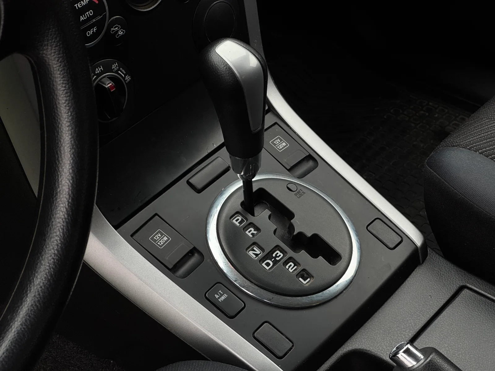 Suzuki Grand Vitara — foto 16 de 20